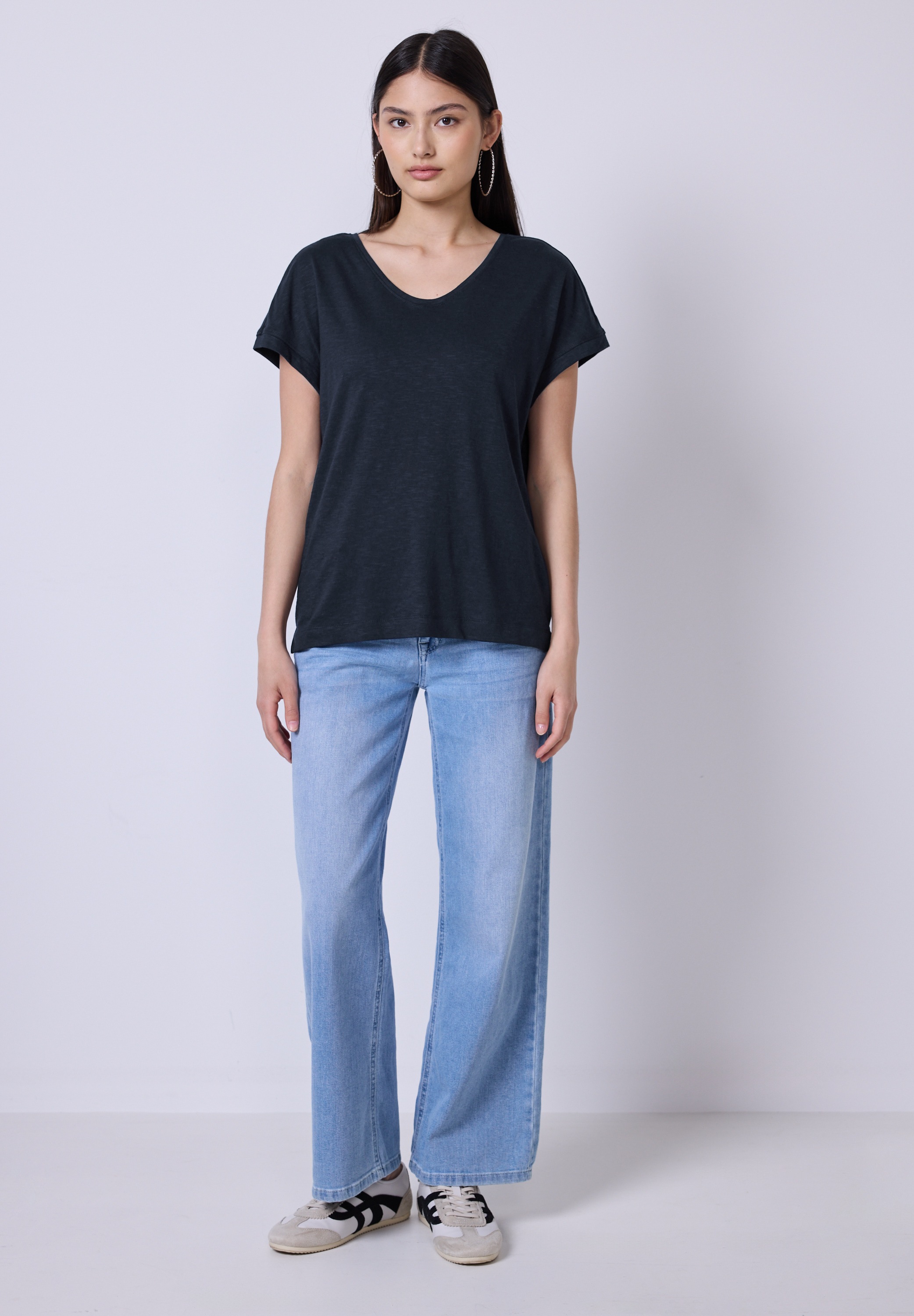 STREET ONE STUDIO V-Shirt, im soften Baumwoll-Mix
