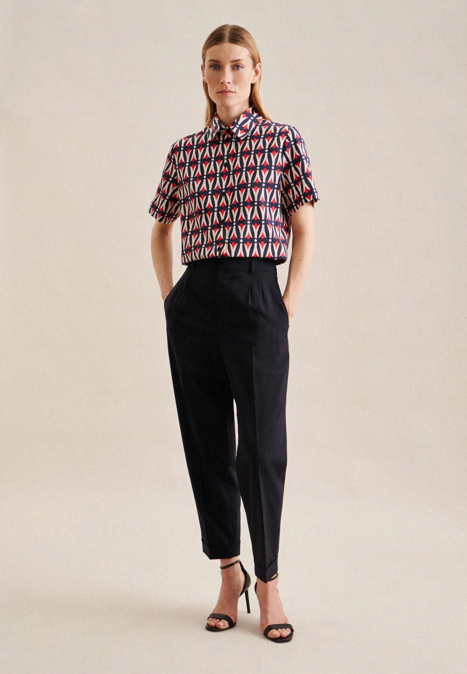 seidensticker Hemdbluse »Schwarze Rose«, Kurzarm Kragen Geometrische Muster