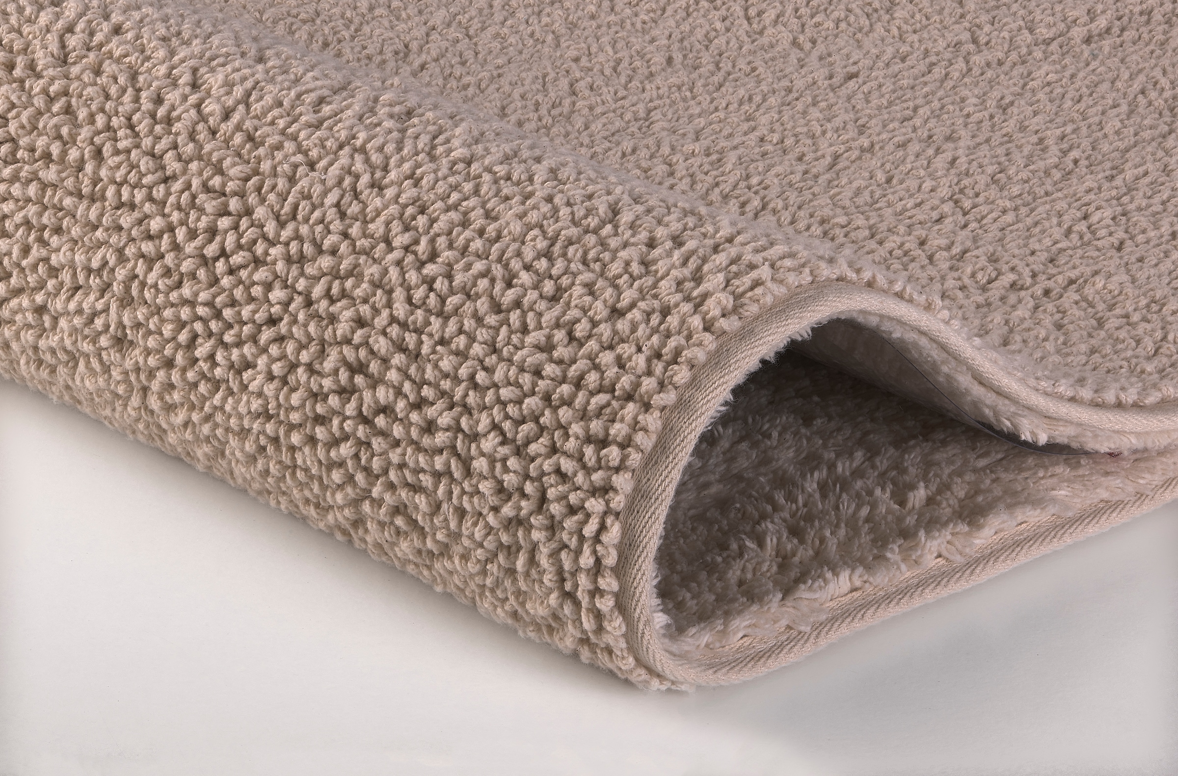 Kleine Wolke Badematte »Chrissy«, rutschhemmend beschichtet, fußbodenheizungsgeeignet-beidseitig nutzbar, Badteppich, Uni Farben