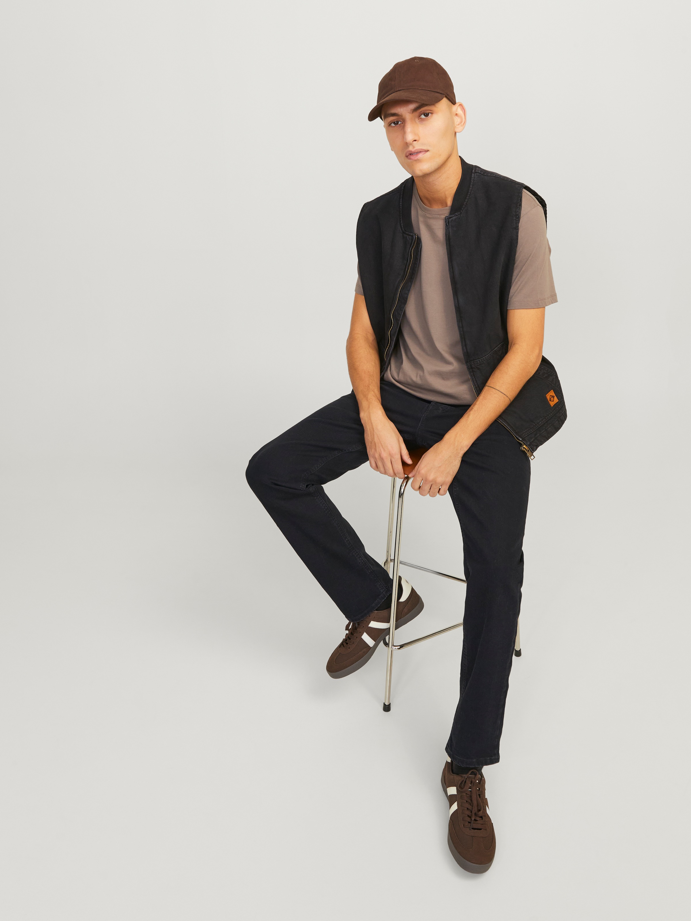 Jack & Jones Tapered-fit-Jeans »JJIMIKE JJORIGINAL SQ 223«, Stonewashed für einen Used-Look mit Faded-Effekten
