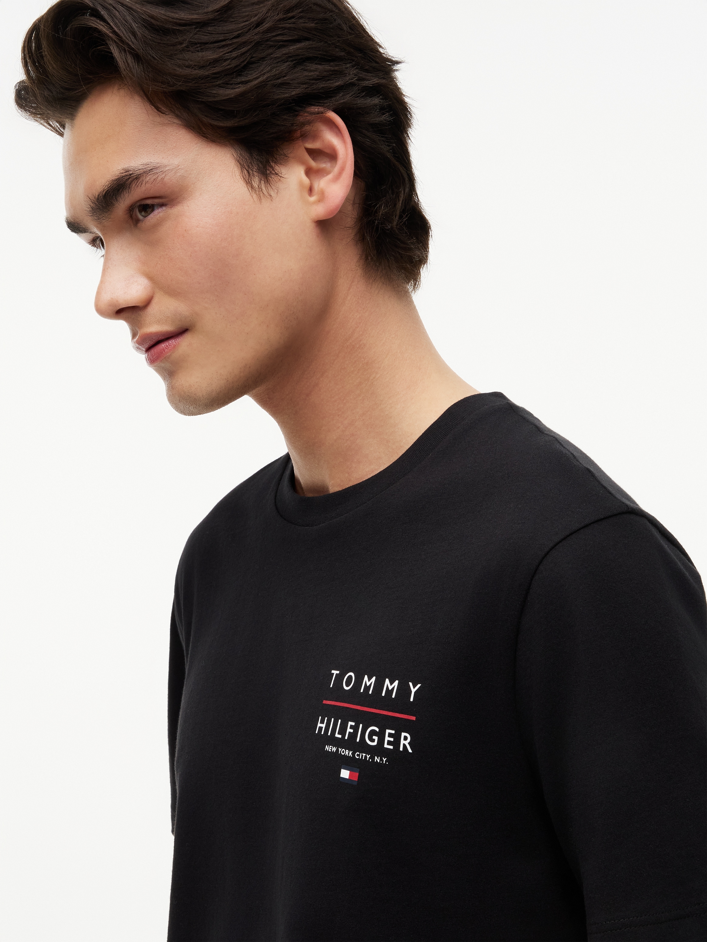 Tommy Hilfiger T-Shirt »BRAND LOVE LEFT CHEST RWB TEE« regular fit, Rundhals