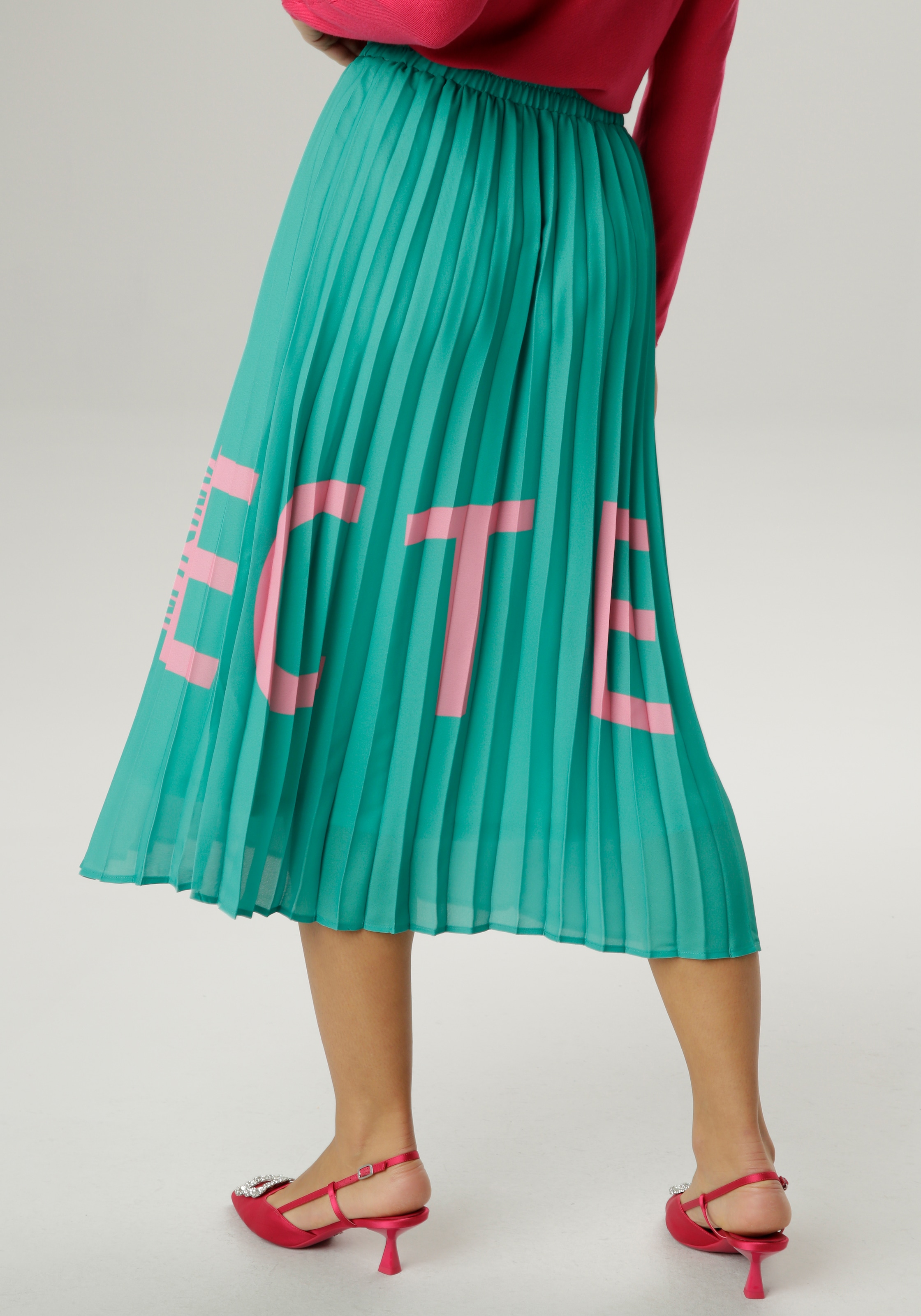 Aniston SELECTED Plisseerock, mit Markenschriftzug in Knallfarbe für  bestellen | BAUR