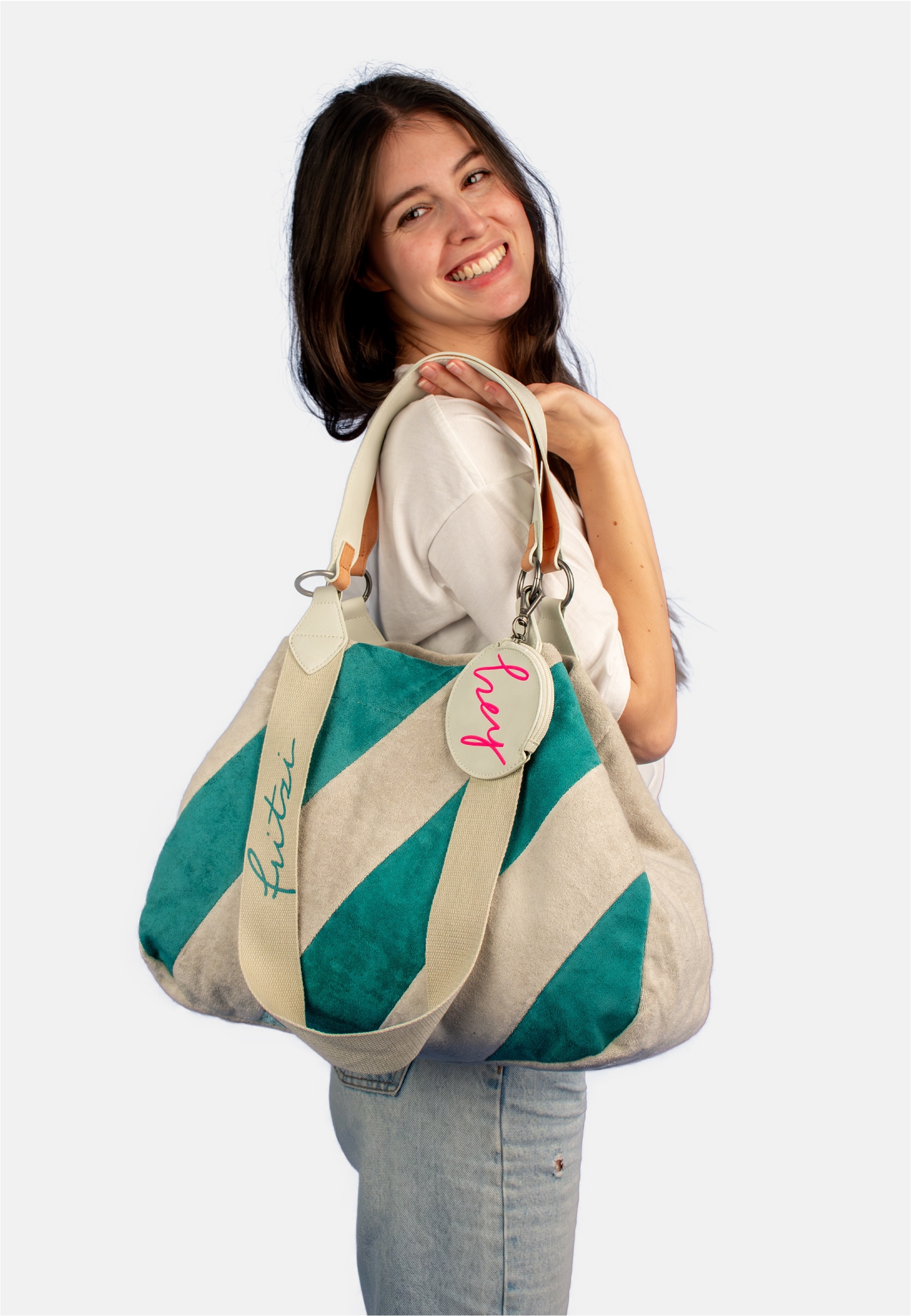 Fritzi aus Preußen Henkeltasche »Izzy Medium«, mit abnehmbarem Pocketanhänger