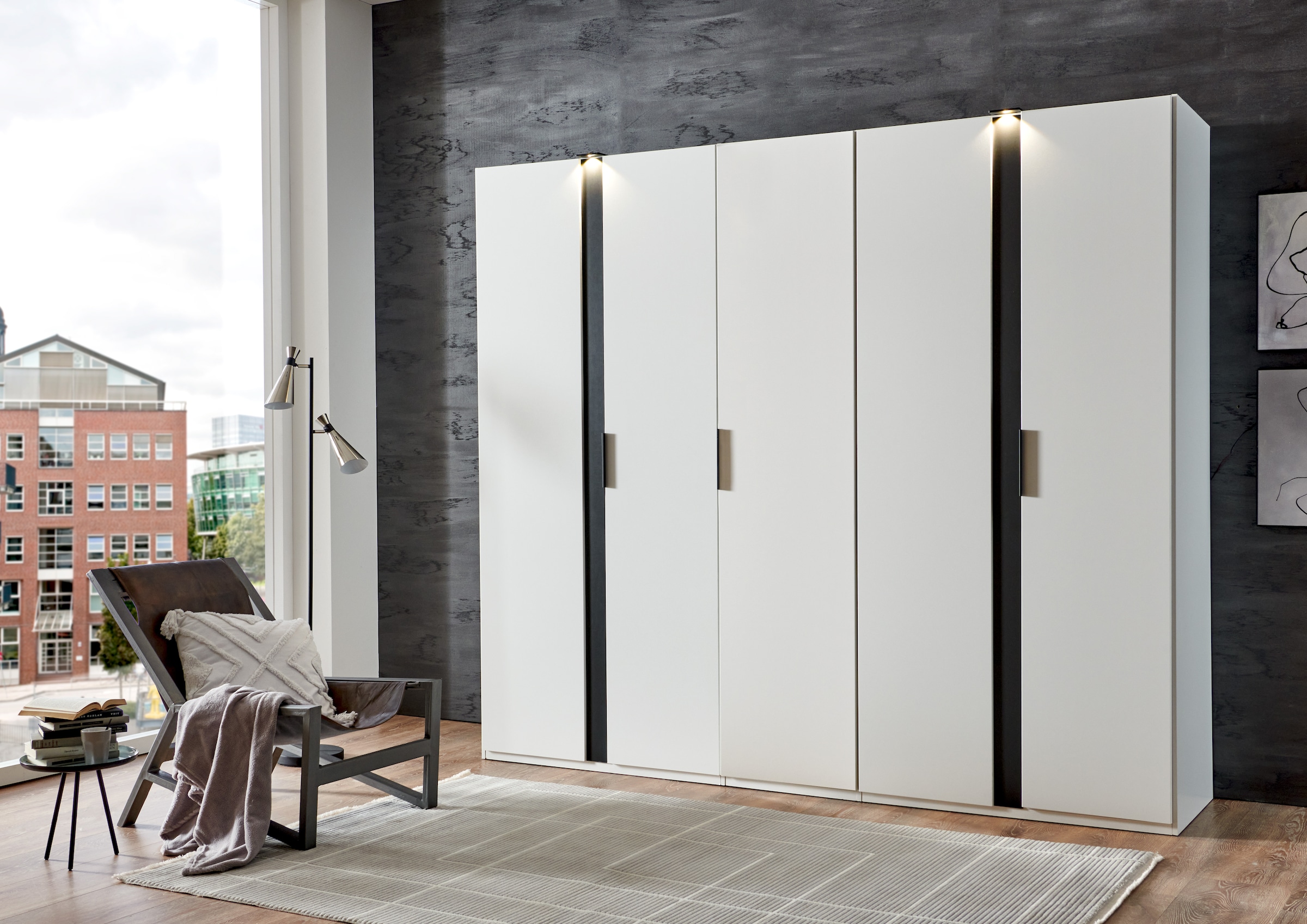 Wimex Drehtürenschrank »Rimini by fresh to go, weiß oder graphit mit schwarzen Metallgriffen«, inklusive LED Beleuchtung, 3 Breiten: 200, 250 oder 300cm, 216cm hoch