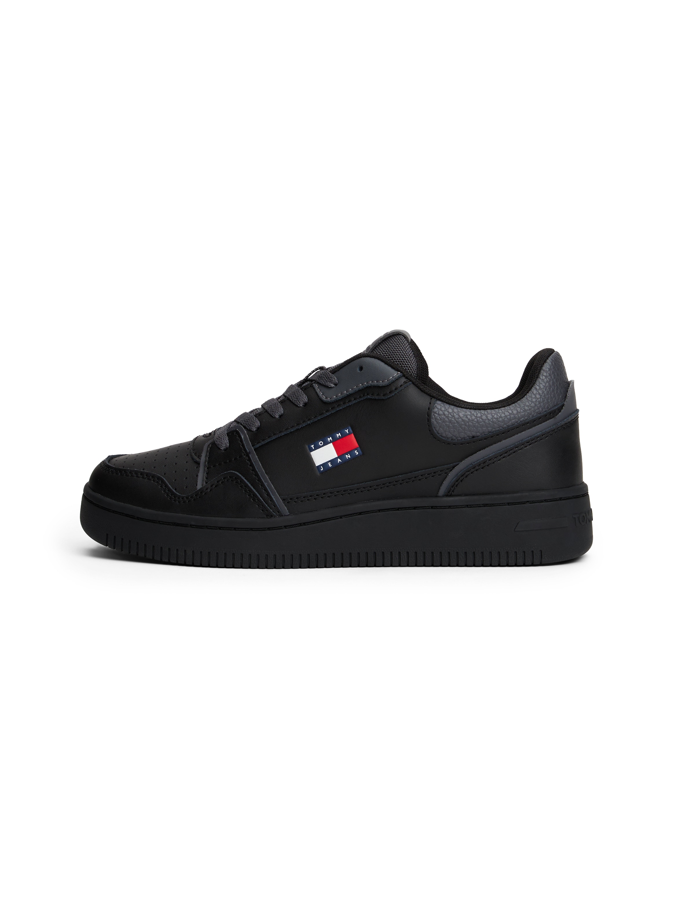 Tommy Jeans Plateausneaker »TJW RETRO BASKET SNEAKER«, Freizeitschuh, Halbschuh, Schnürschuh mit geprägter Logoflagge