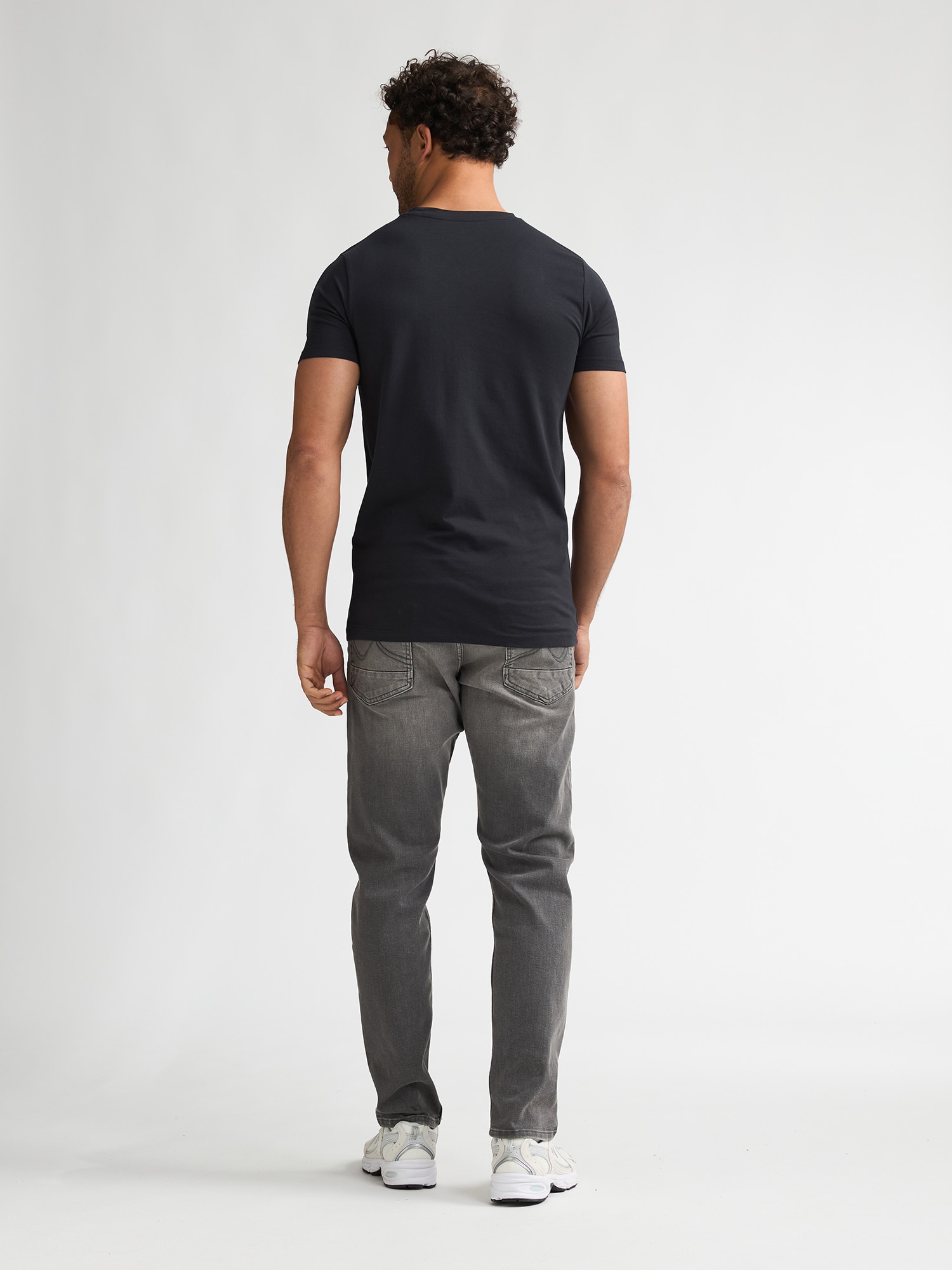 Petrol Industries T-Shirt »Men Body Fit V-Neck - 2PACK« Packung, 2er-,  Auch ideal zum Unterziehen