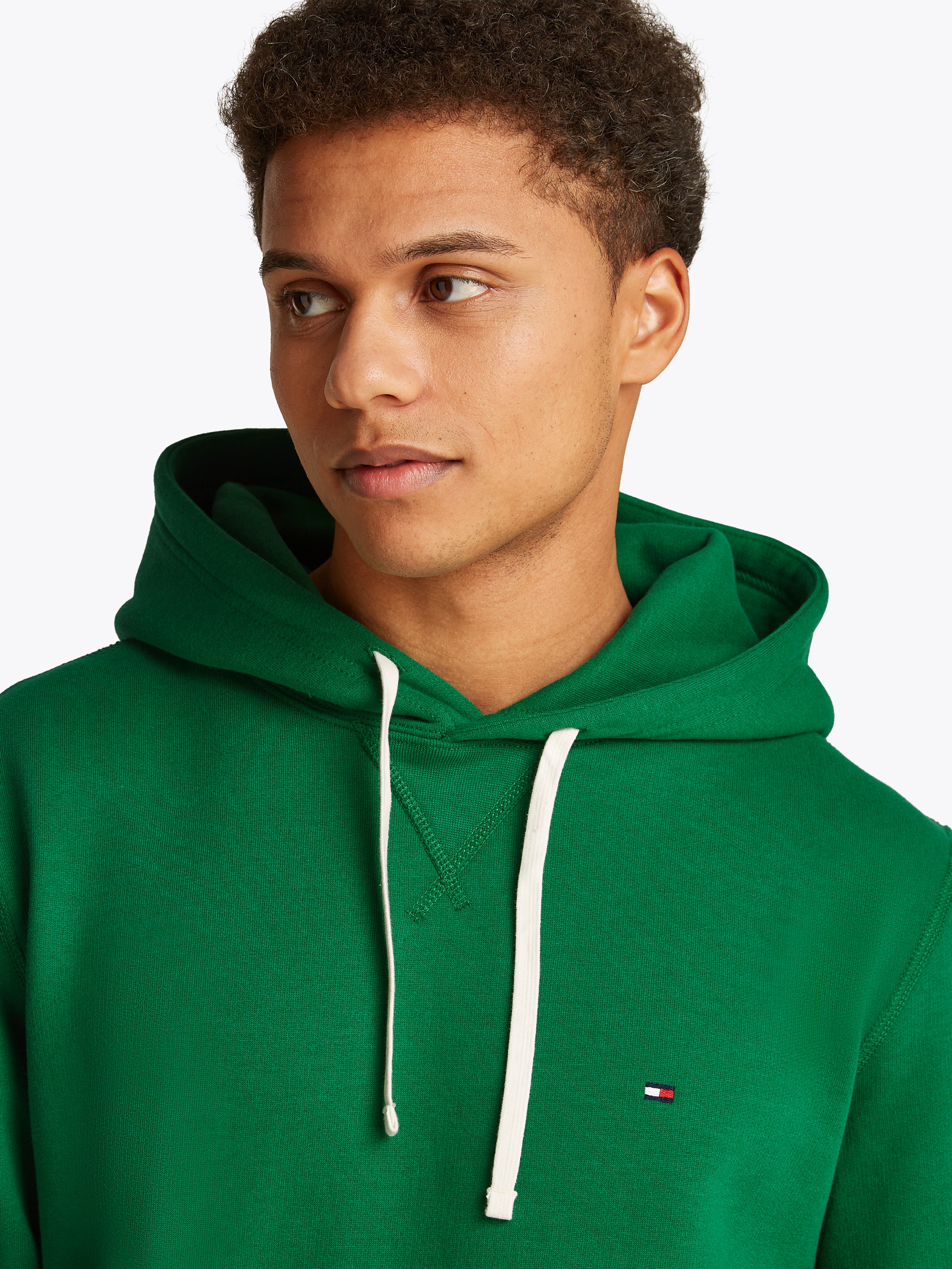 Tommy Hilfiger Hoodie "ESS SEASONAL FLEECE HOODY", mit Logostickerei günstig online kaufen