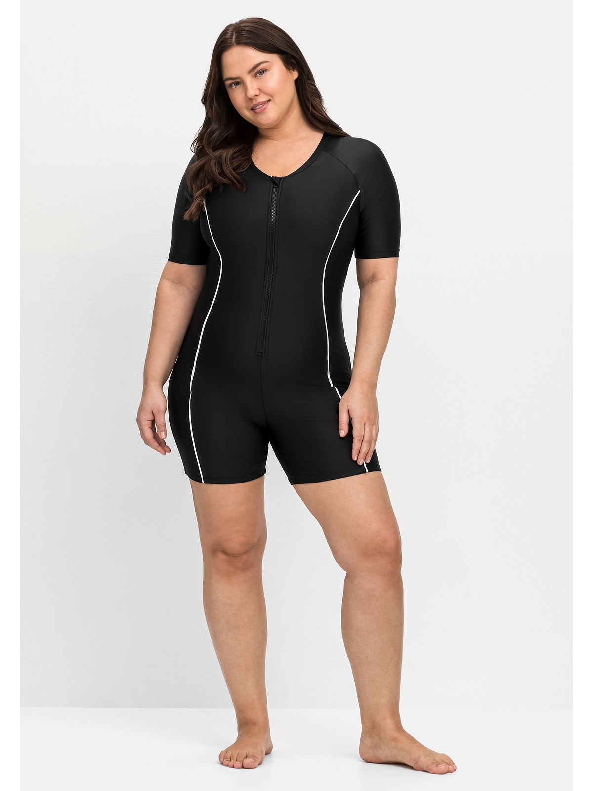 Sheego Badeanzug »Große Größen«, mit kurzem Ärmel und kurzem Bein kaufen |  BAUR