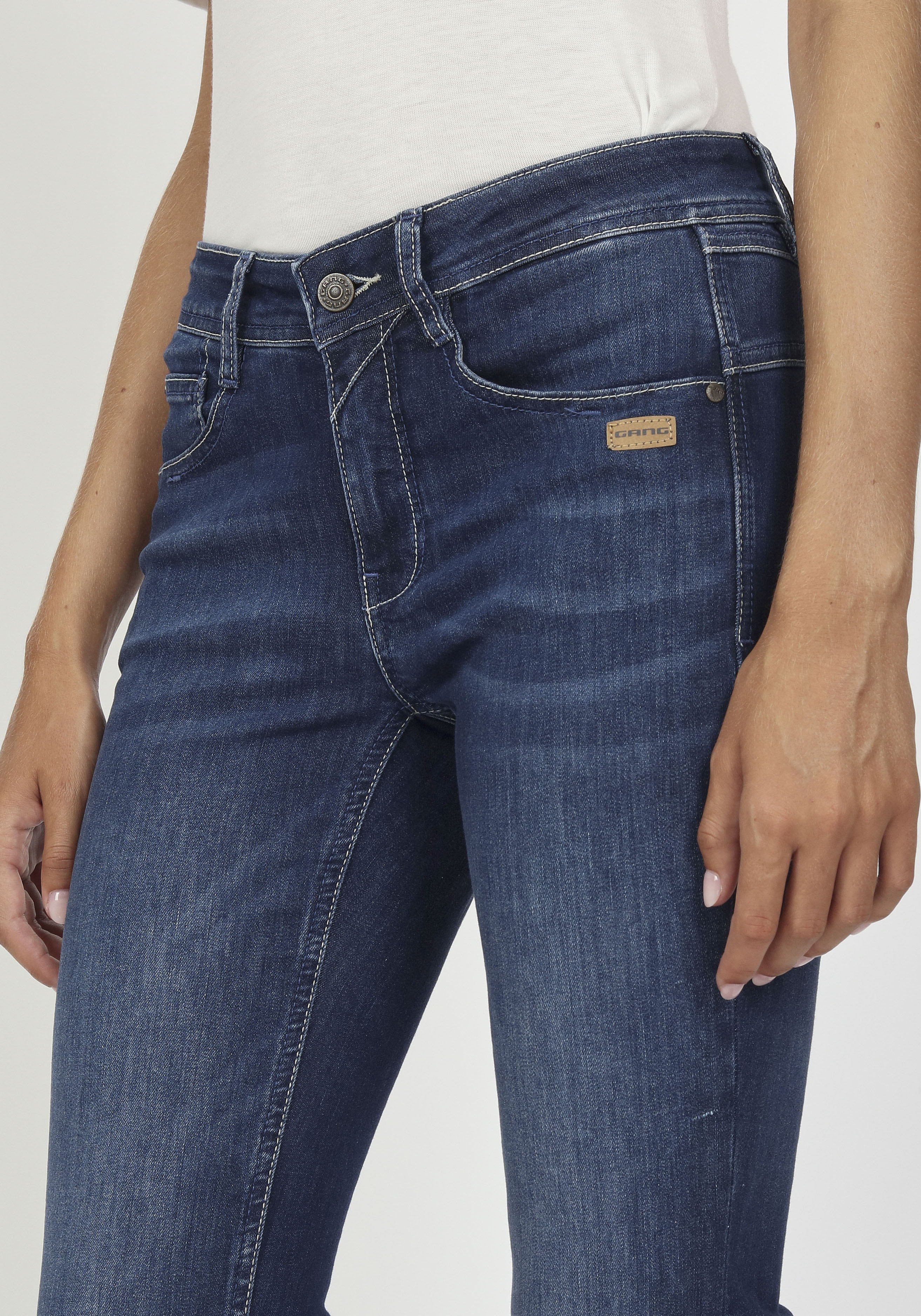 Thumbnail - GANG Relax-fit-Jeans "94AMELIE", mit Used-Effekten