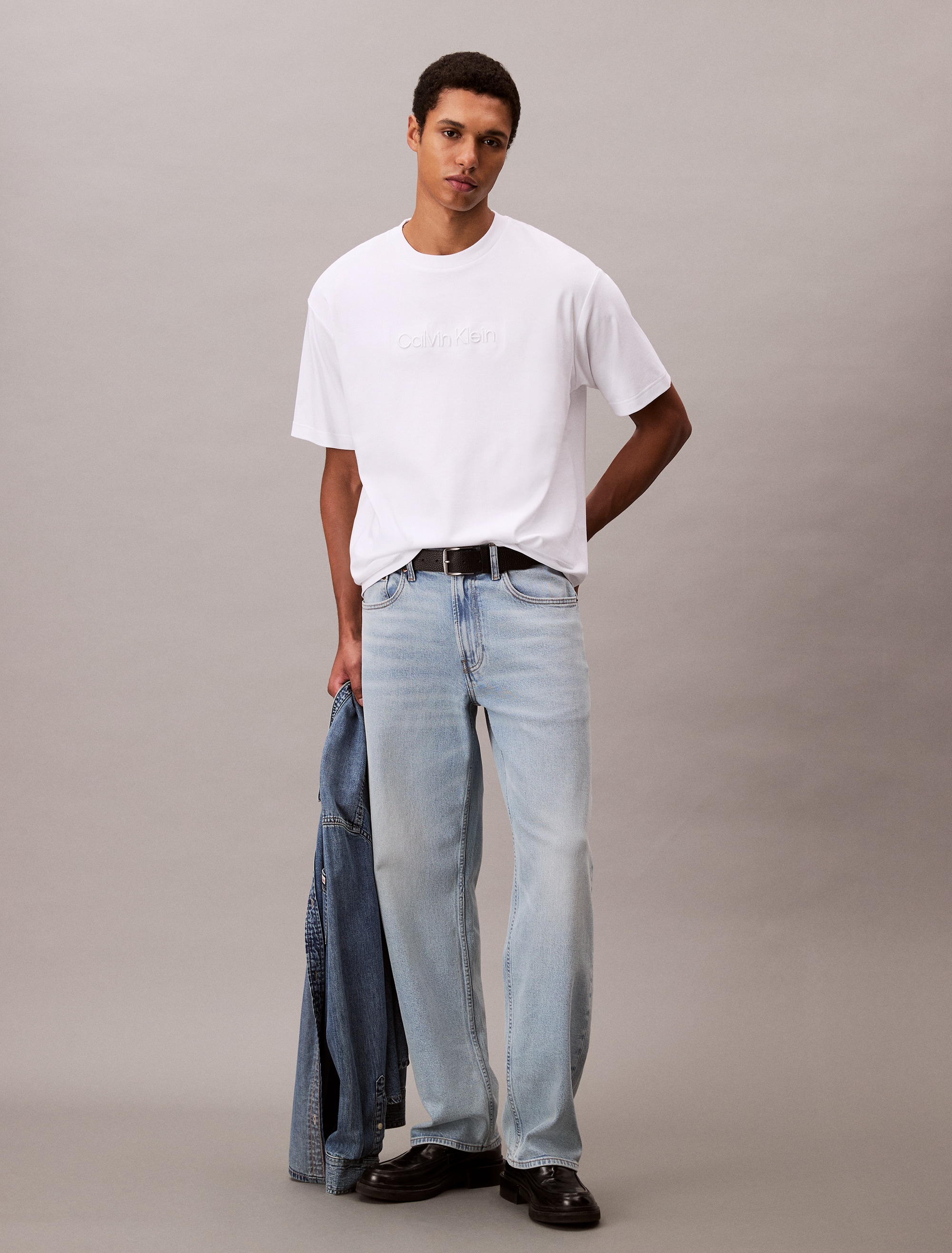 Calvin Klein T-Shirt »A - Rel Fashion Logo Tee«, Mit Rundhalsausschnitt