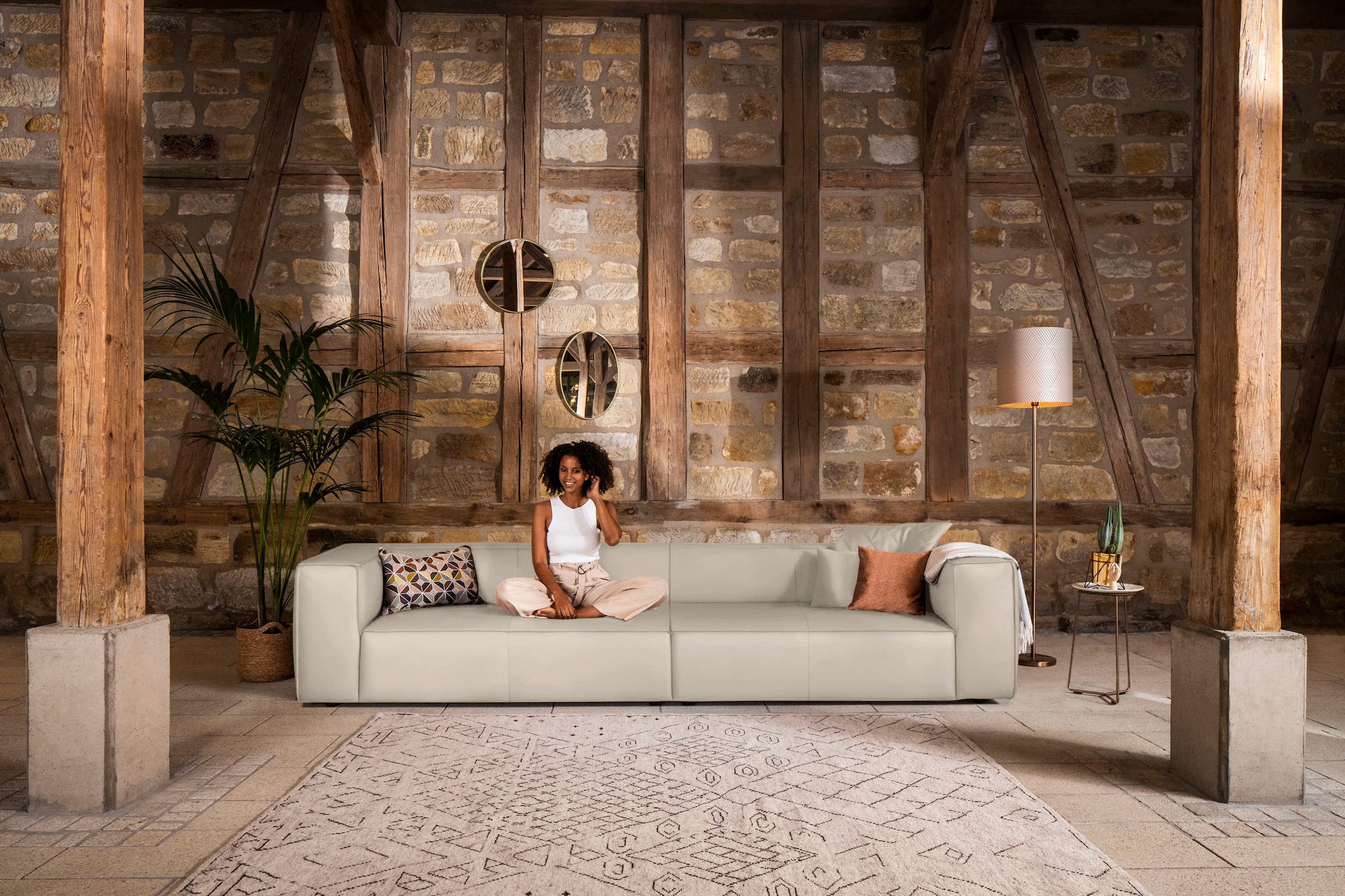 W.SCHILLIG 4-Sitzer "around-the-block Mega Sofa, viel Platz, Breite 300cm, bequem" mit eleganter Biese, mit Federkern