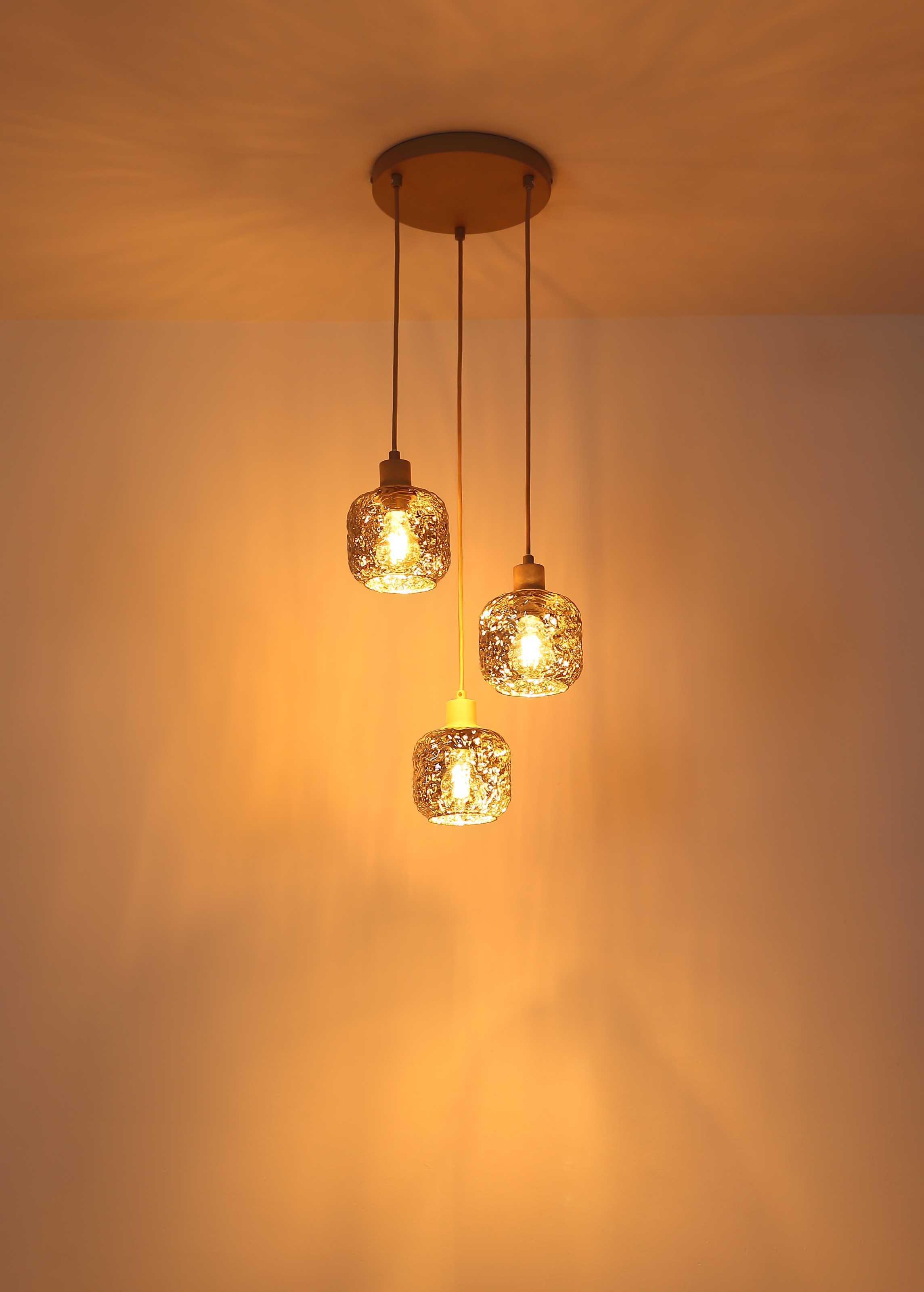 GLOBO LIGHTING Hängeleuchte »ANTONIO« E27 1 Stk. Beige Hängeleuchte mit Rauchglas und verchromten Akzenten