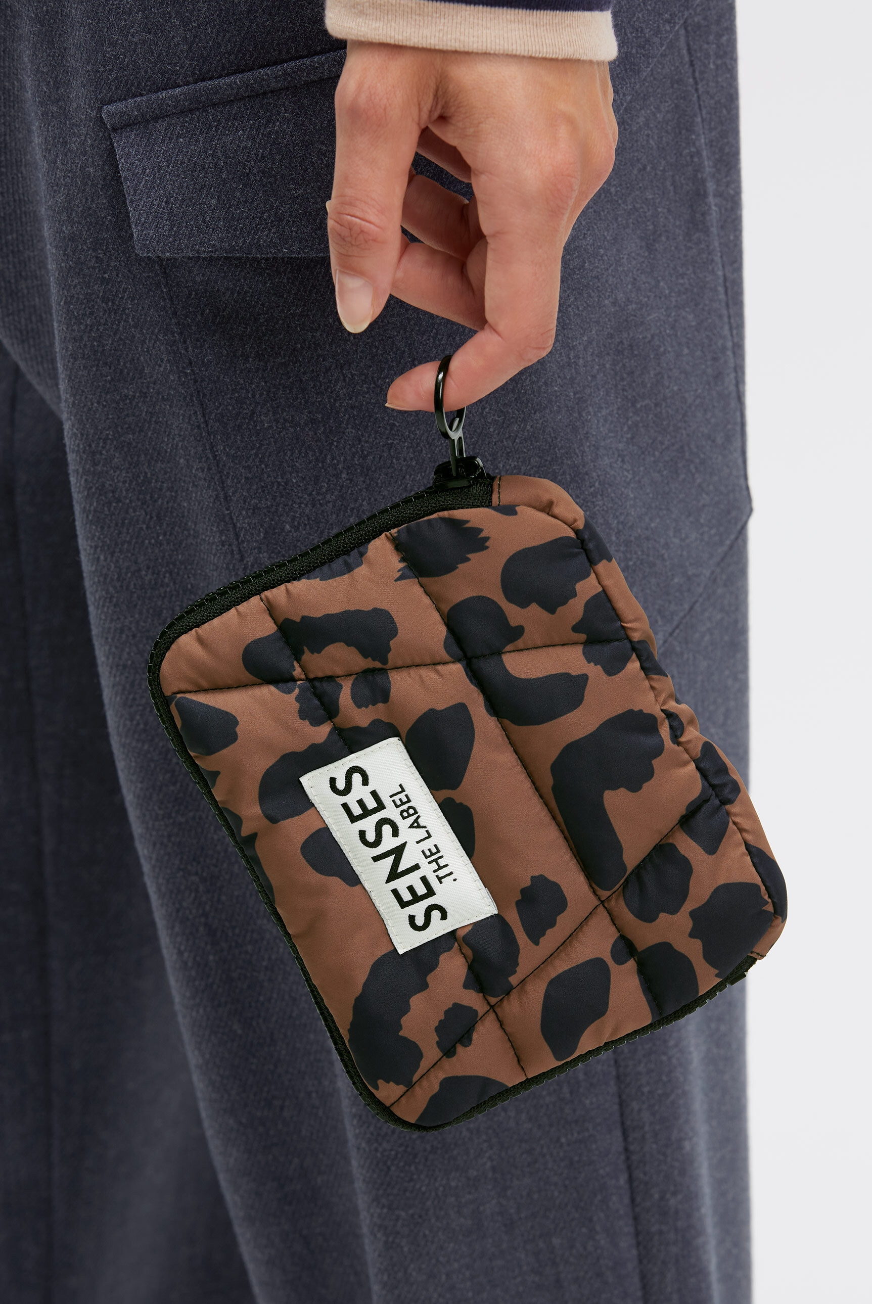 SENSES.THE LABEL Geldbörse Logo-Prägung