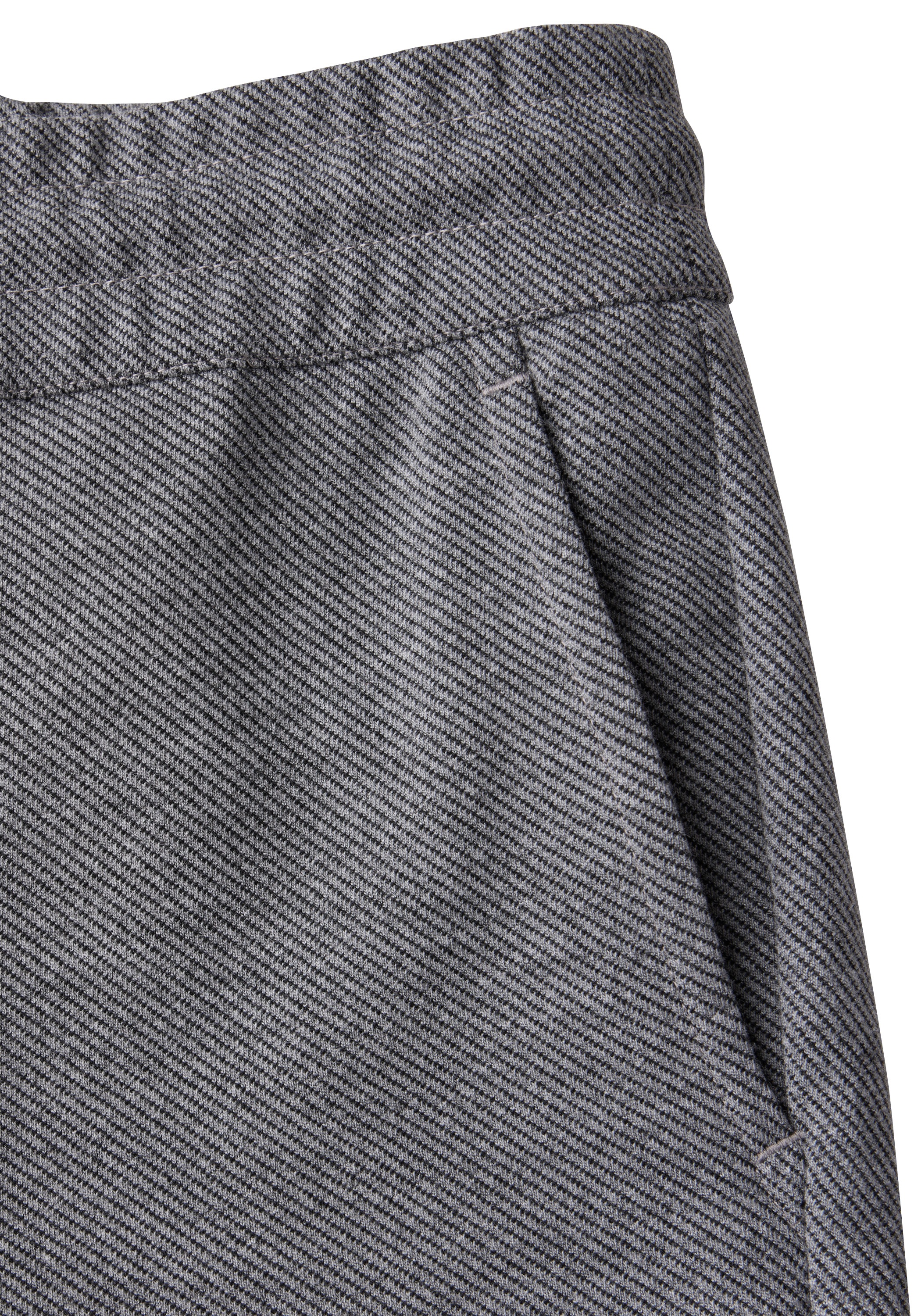 Cecil Stoffhose, im Joggstyle