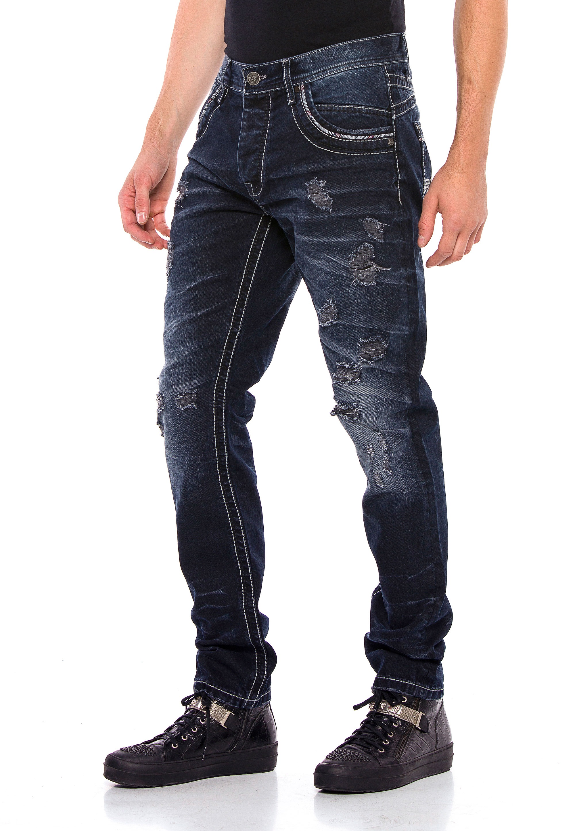 Cipo & Baxx Bequeme Jeans, mit lässigen Destroyed-Elementen