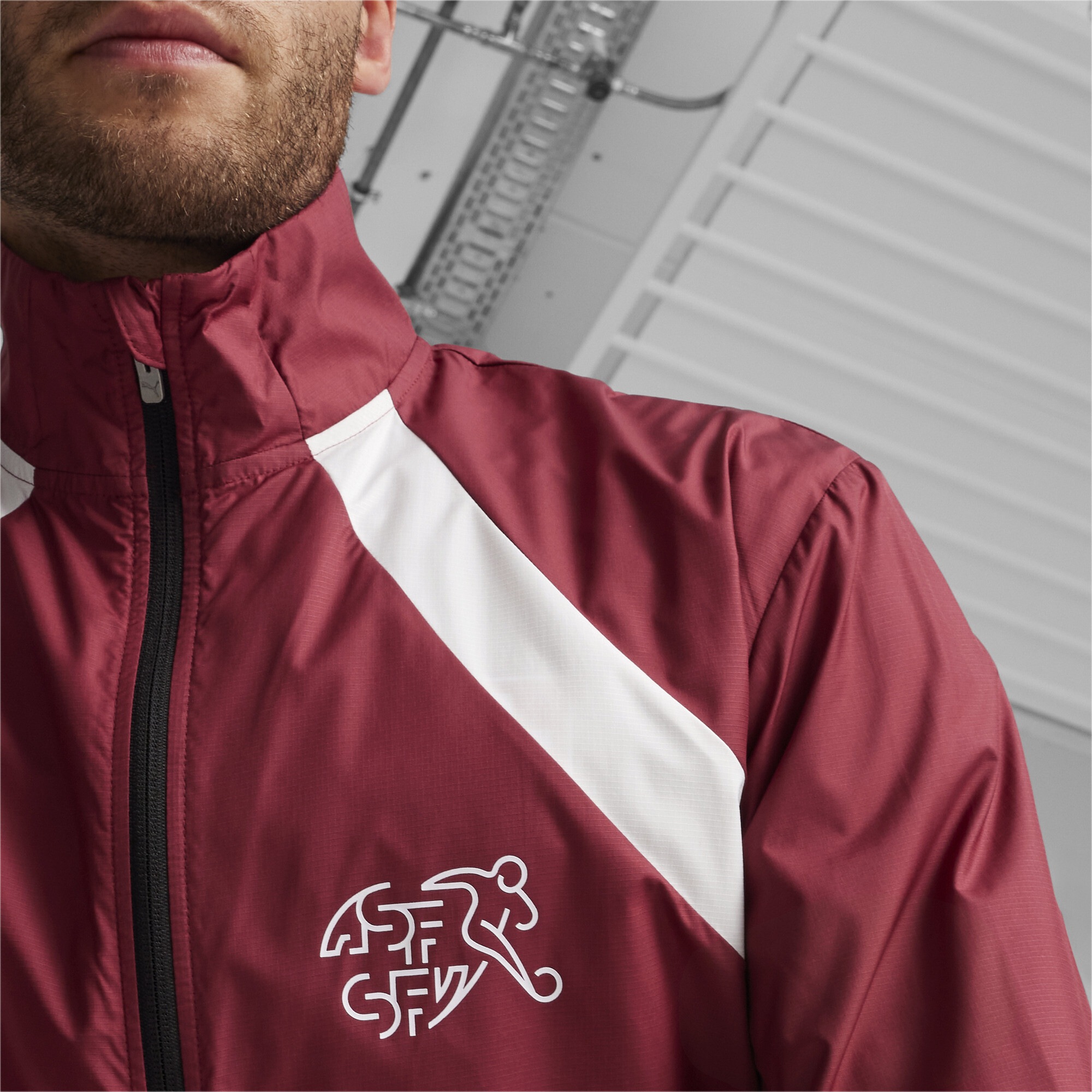 PUMA Trainingsjacke »Schweiz Gewebte Fußball-Aufwärmjacke Herren«