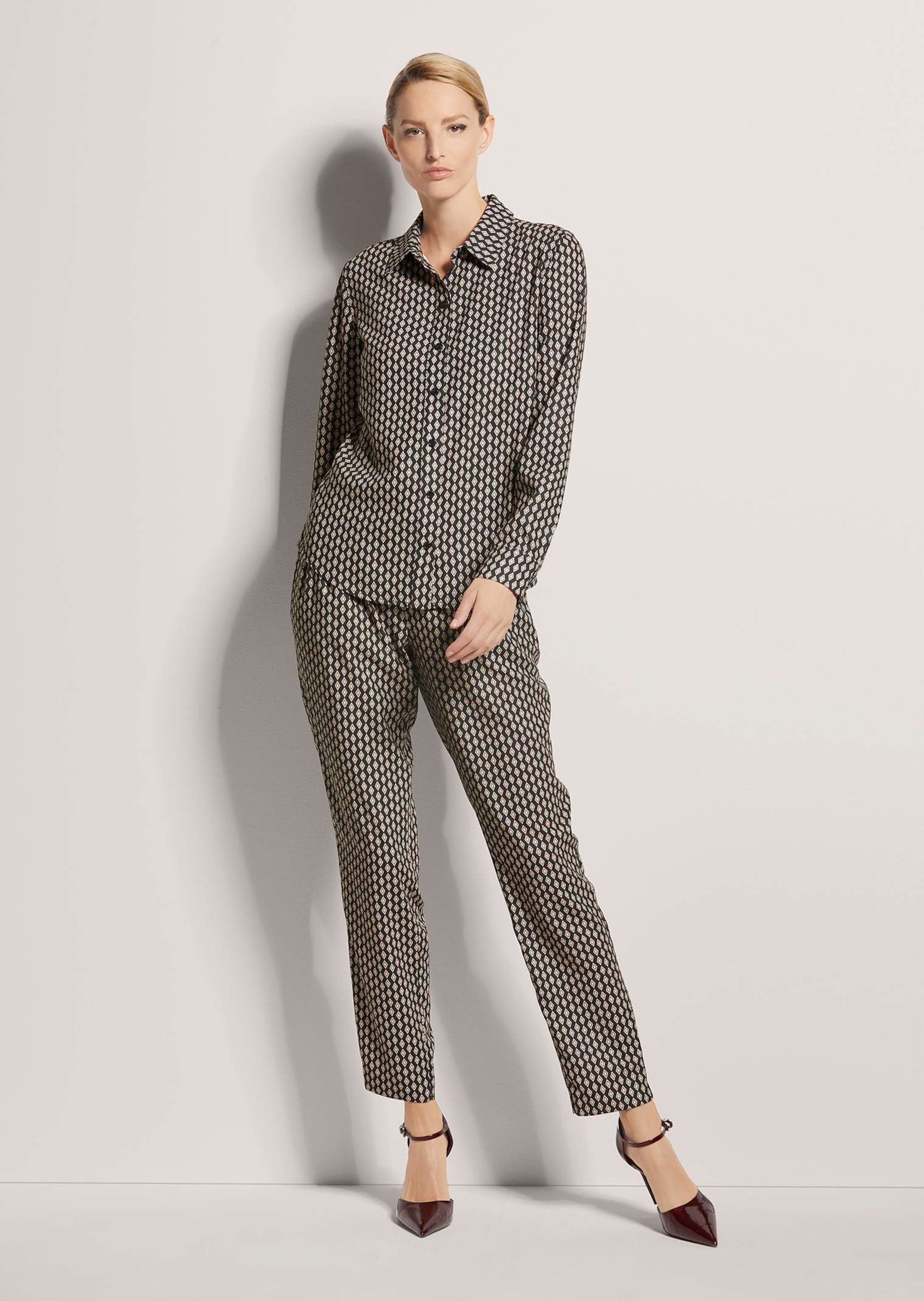 MADELEINE Hemdbluse »Druckbluse Elegante Hemdbluse mit Kragen und Knopfleiste«