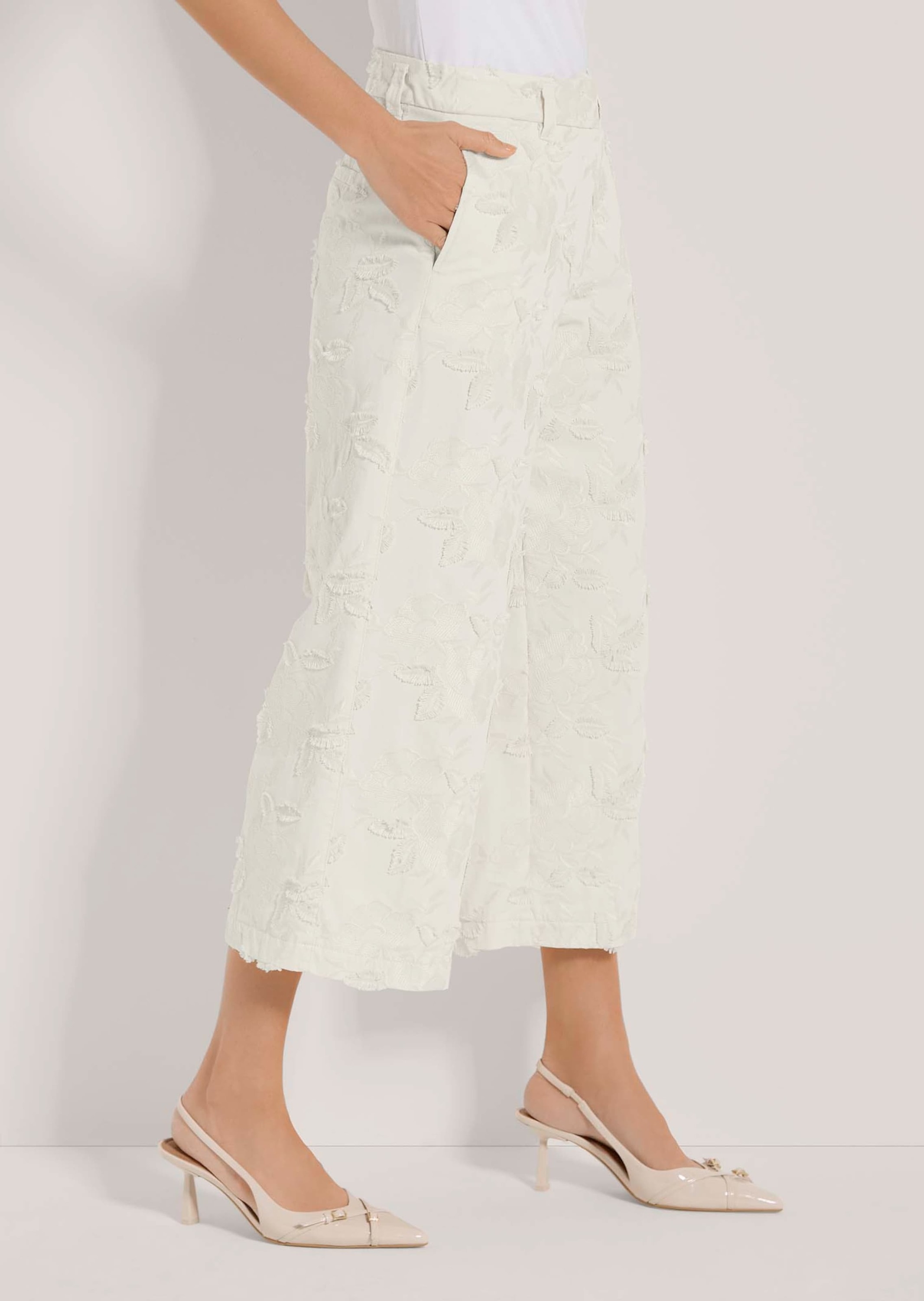 MADELEINE Culotte »Hose Weite Bügelfaltenhose mit Stickerei«