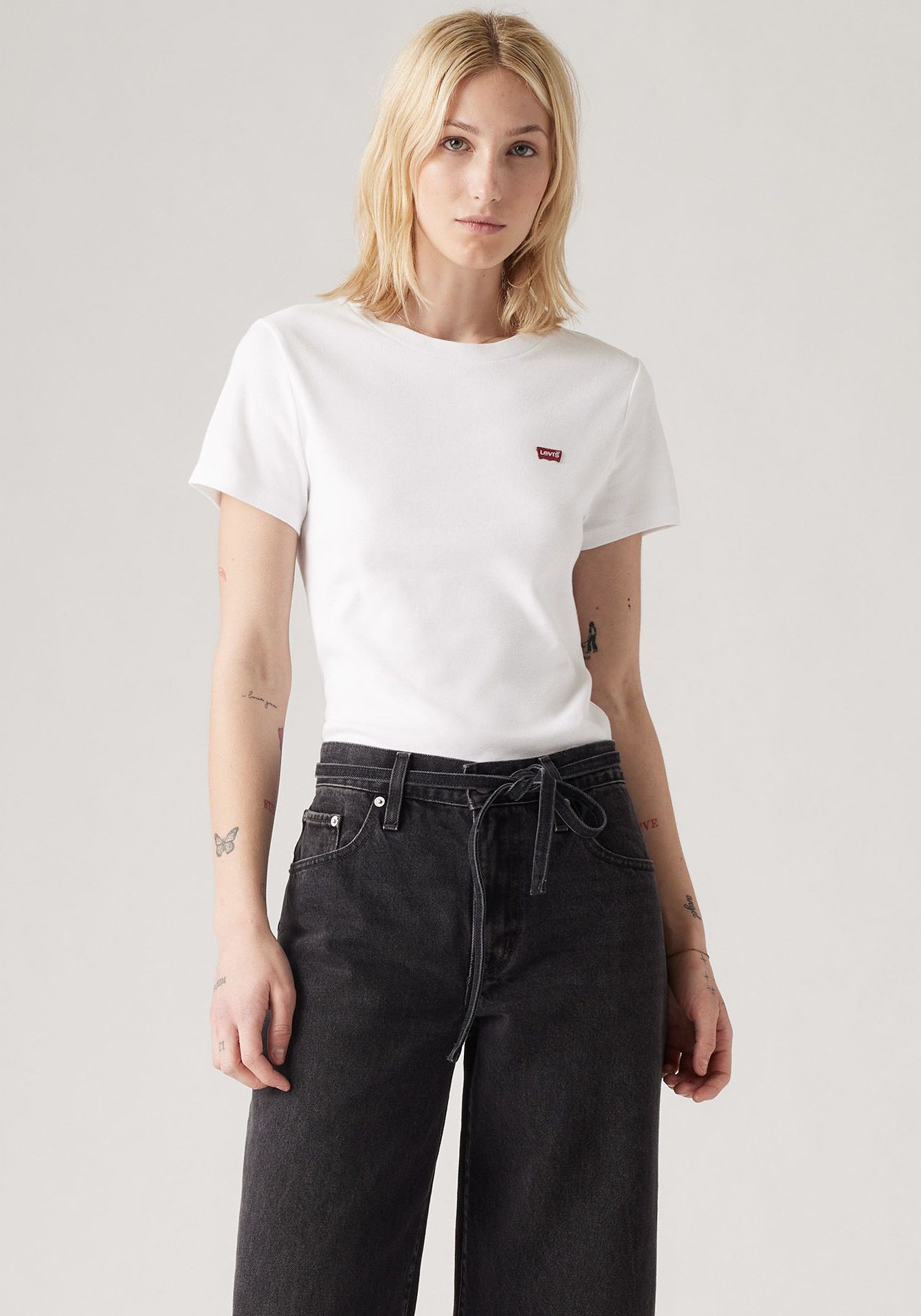 Levis T-Shirt "ESSENTIAL HM SS TEE", Taillierter Schnitt günstig online kaufen