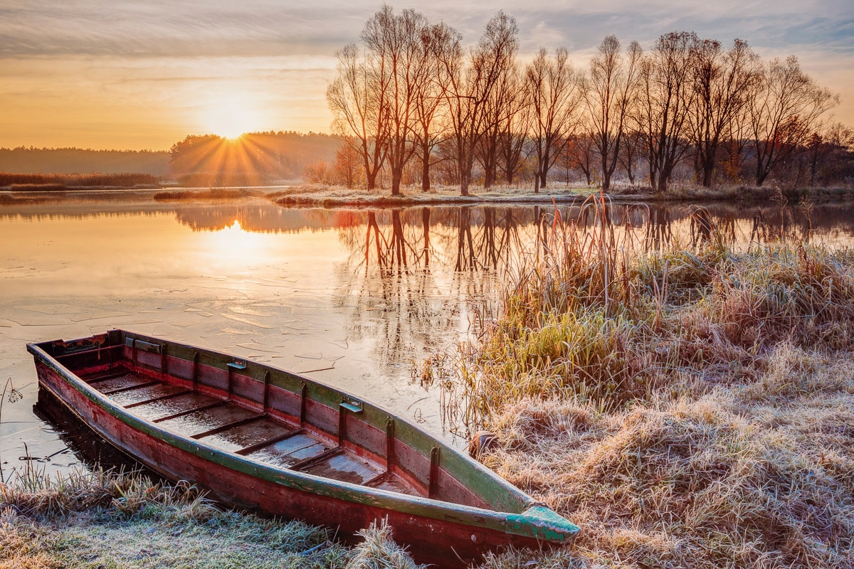 Papermoon Fototapete "Boot in Winterlandschaft"