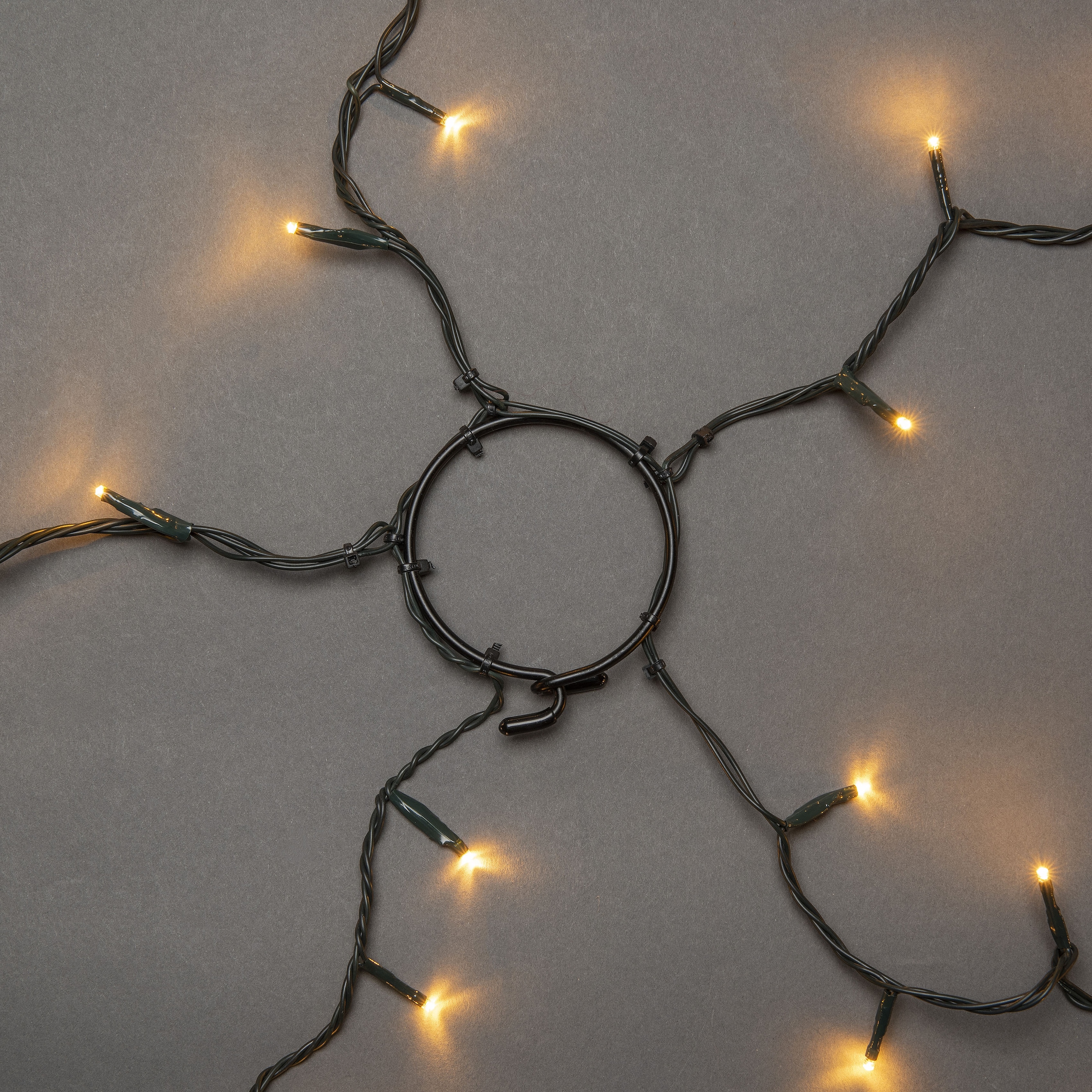 KONSTSMIDE LED-Baummantel »Weihnachtsdeko, Christbaumschmuck«, 200  St.-flammig, LED Lichterkette mit Ring, 5 Stränge à 40 Dioden, vormontiert  | Im Sale