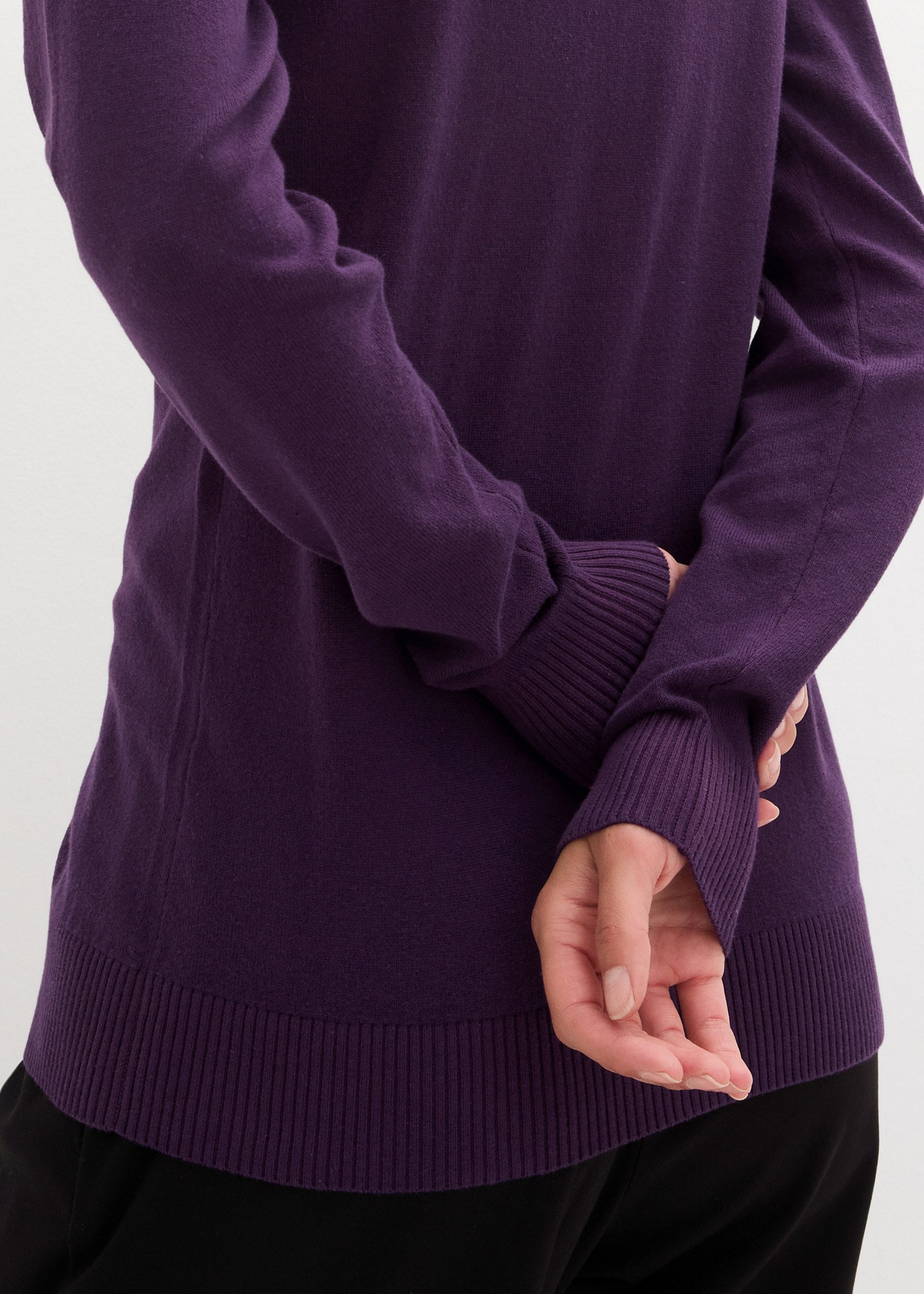 bonprix Strickjacke »Enge Feinstrickjacke« schmale Passform, Feinstrick-Design, aus Baumwolle und Polyamid