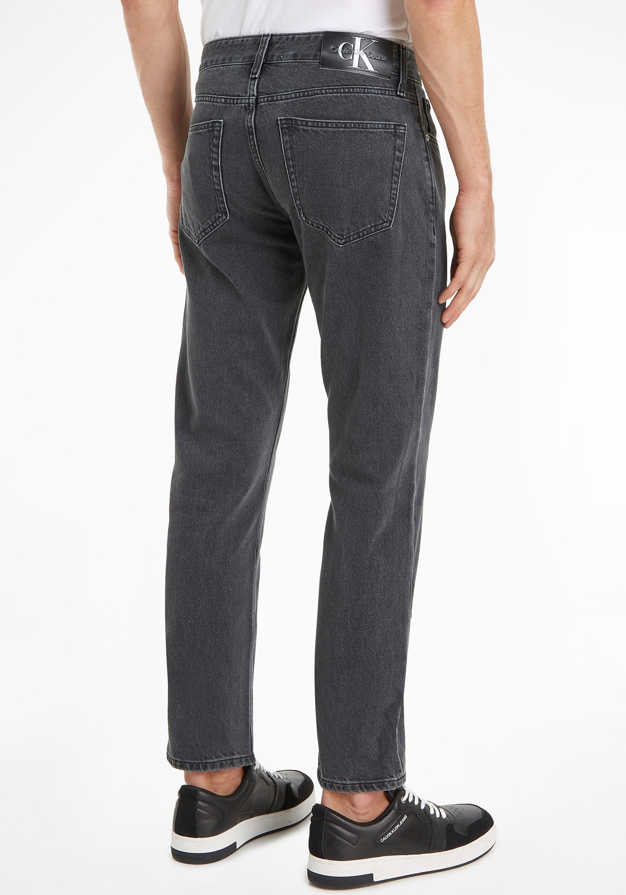 Calvin Klein Jeans Straight-Jeans »AUTHENTIC STRAIGHT«, mit Logo-Badge