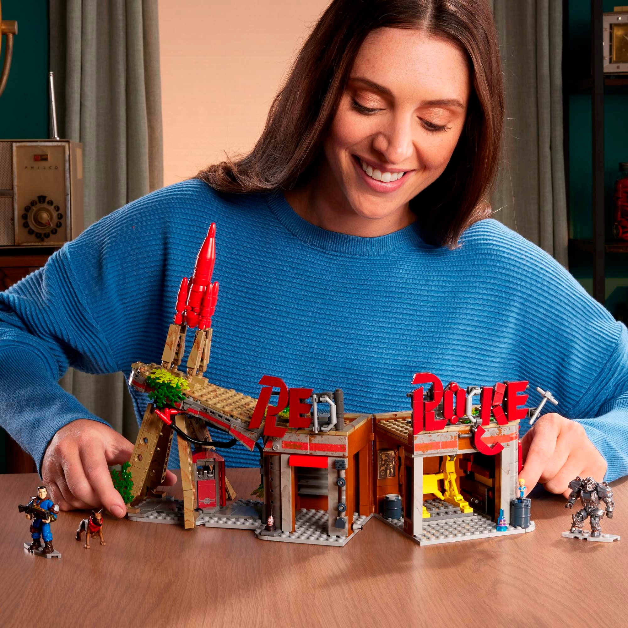 MEGA Konstruktionsspielsteine »MEGA Fallout Red Rocket Bauspielzeug-Set mit 2 Actionfiguren«, Bausatz