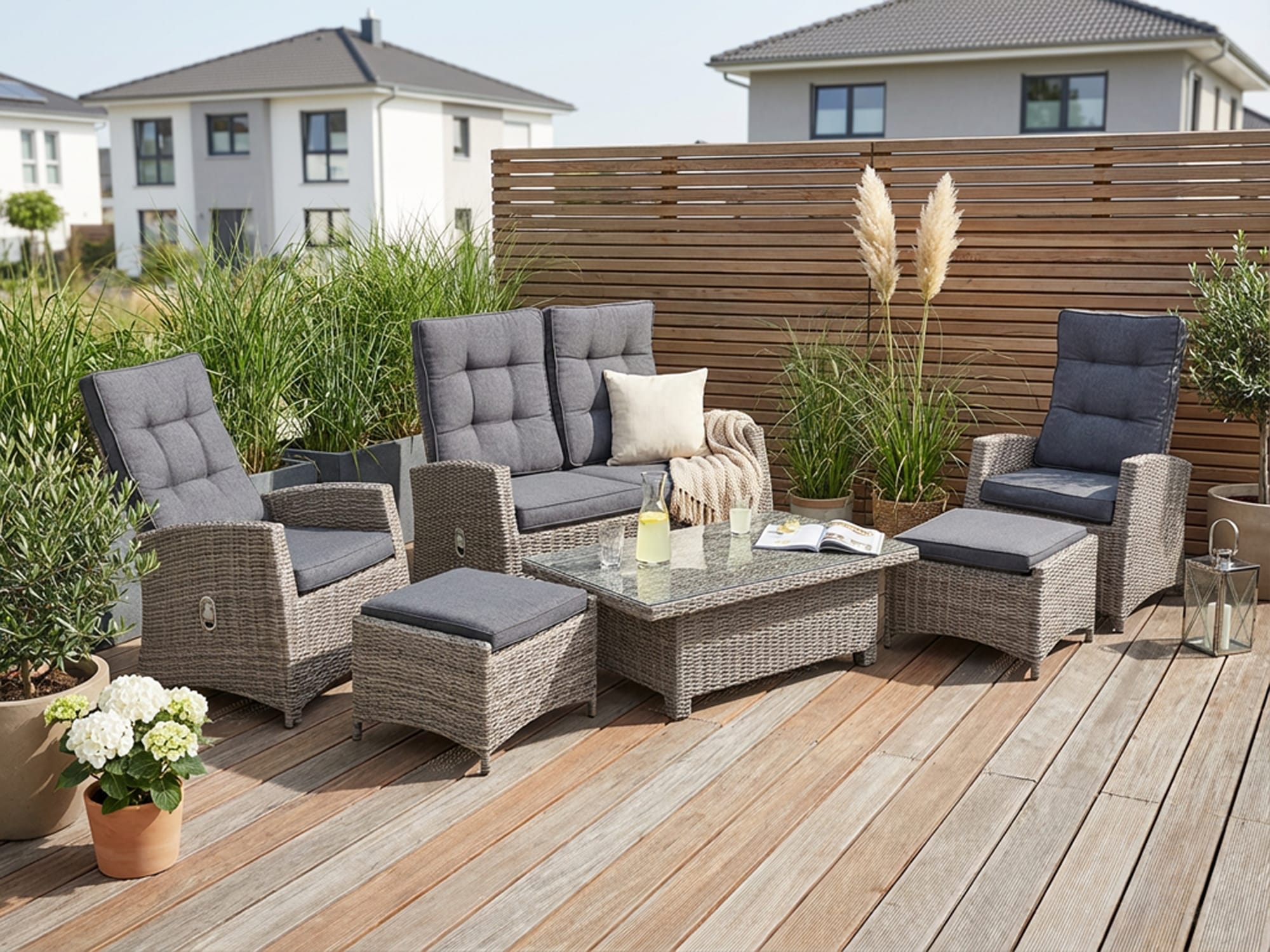KONIFERA Gartenlounge-Set »Monaco« Set, 2x Sessel, 1x2er Sofa, 2x Hocker, 1x Tisch 120x70x43,5-66,5 cm, 16 Stk. tlg. höhenverstellbarer Tisch, inkl. Auflagen, Grau, Aluminium, Polyrattan