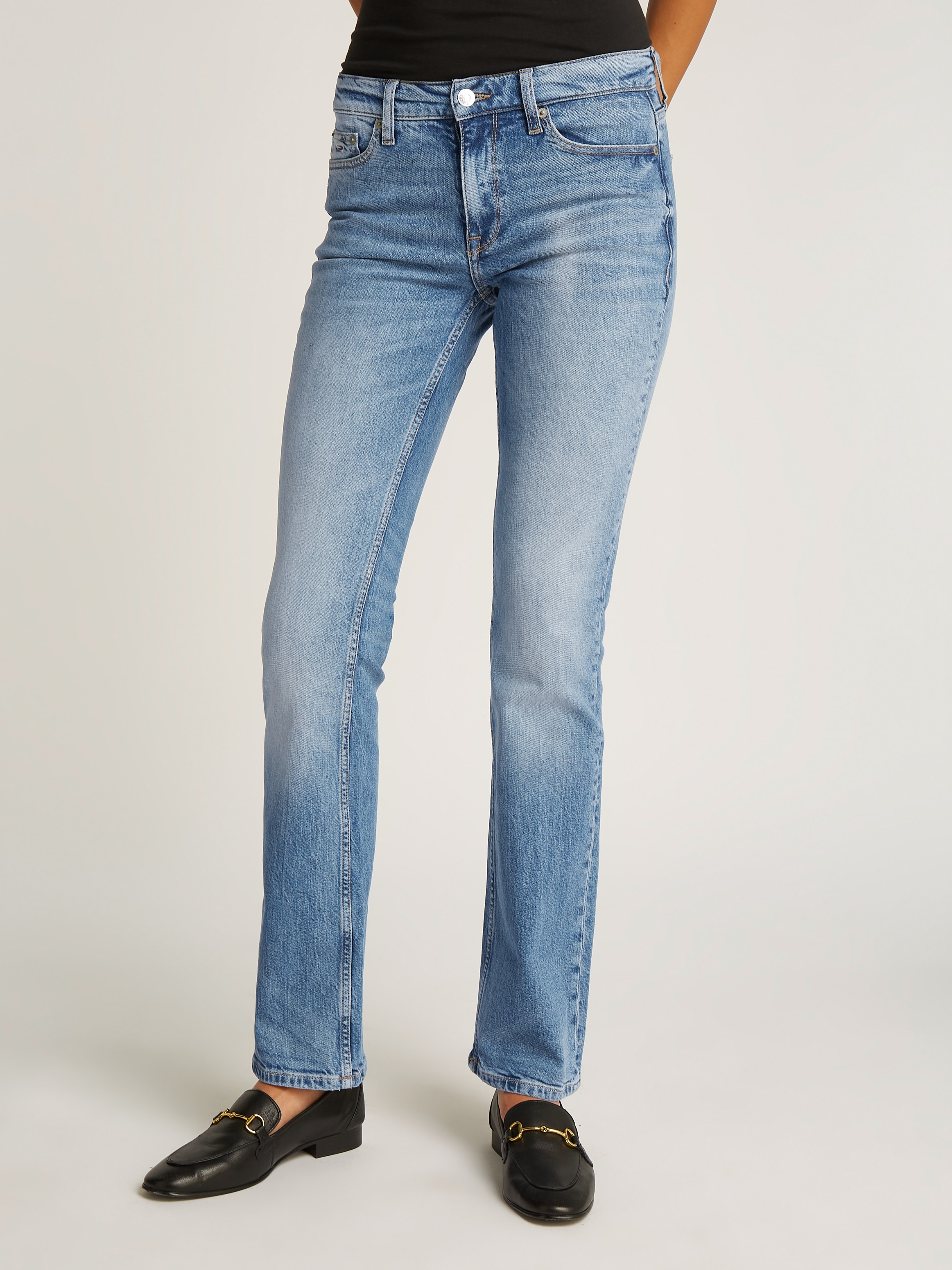 Tommy Jeans Bootcut-Jeans, mit Stone-Waschung, Logostickereien