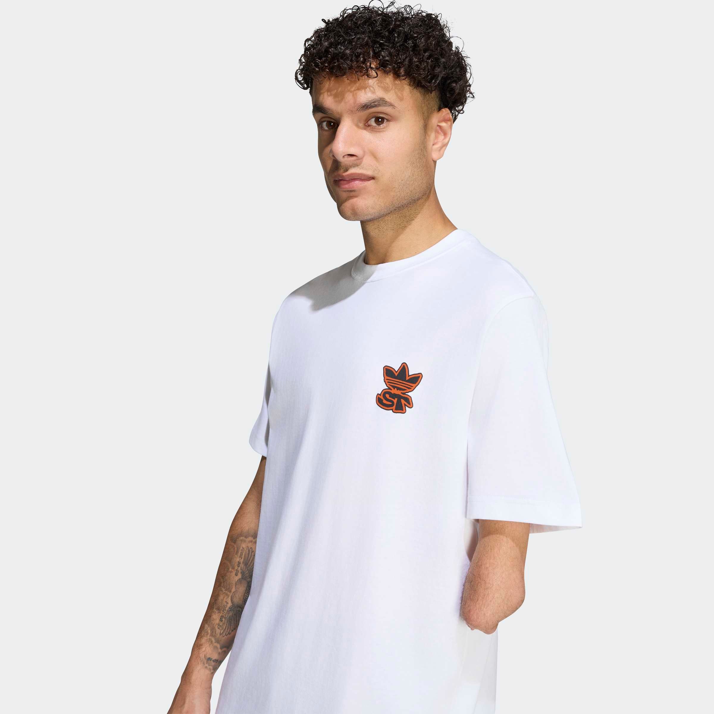 adidas Originals T-Shirt »ST GFX« regulärer Schnitt, sportlich, mit Skate-Ästhetik, ohne Verschluss