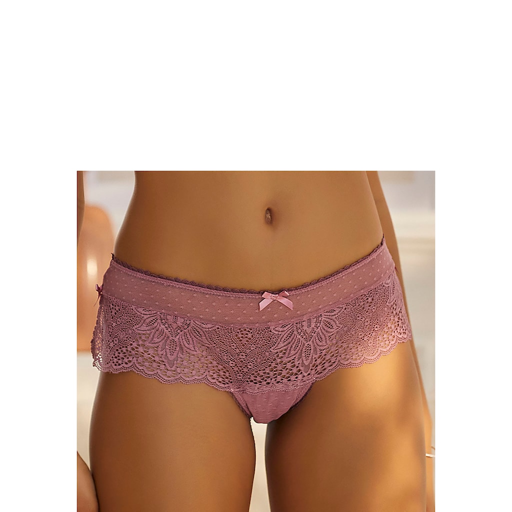 Vivance Stringpanty, aus extravaganter Spitze mit seitlichen Schlitzen