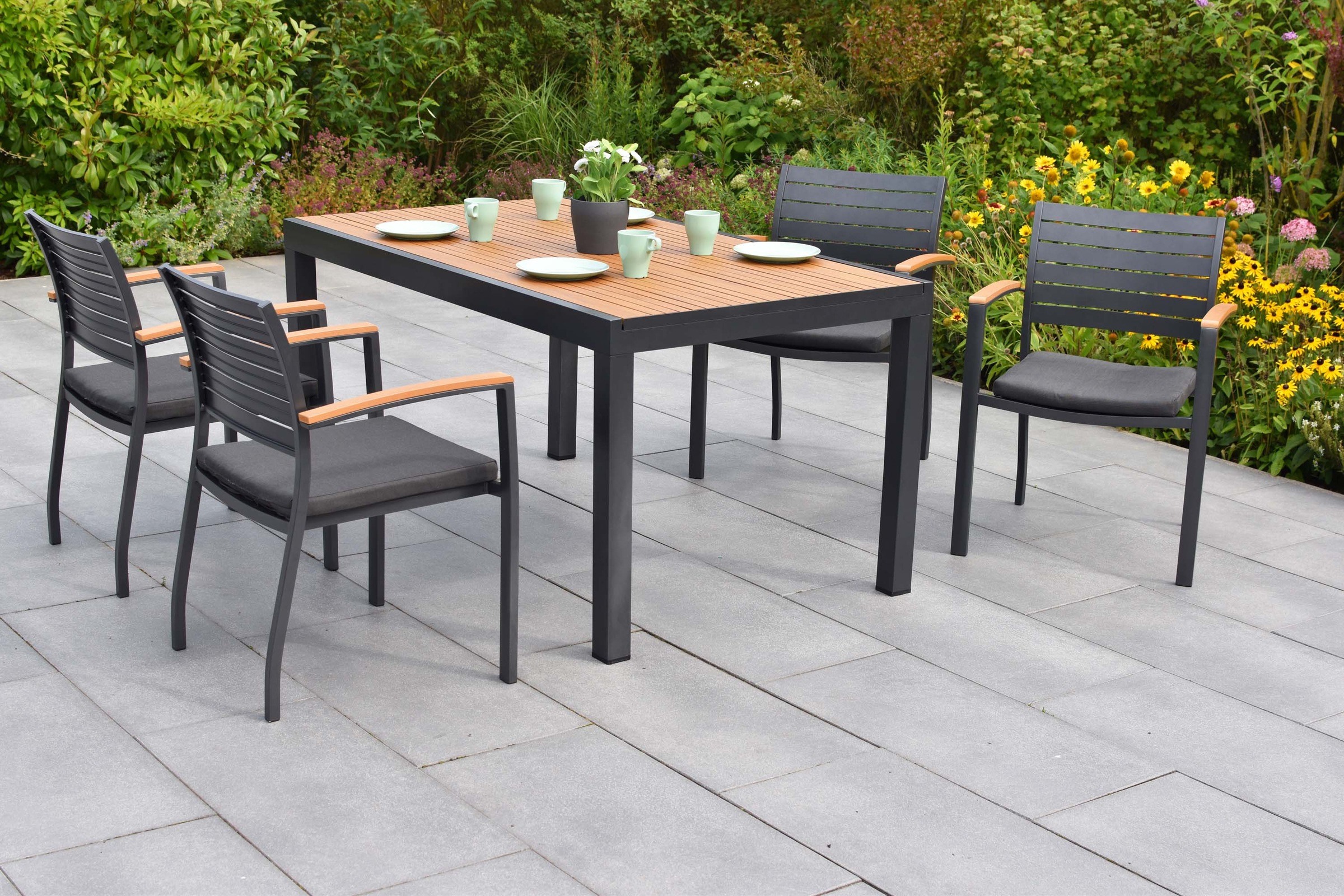 MERXX Garten-Essgruppe »Astros« Set, 9 tlg. inkl. 4 Stapelsessel, 4 Auflagen, 1 Tisch