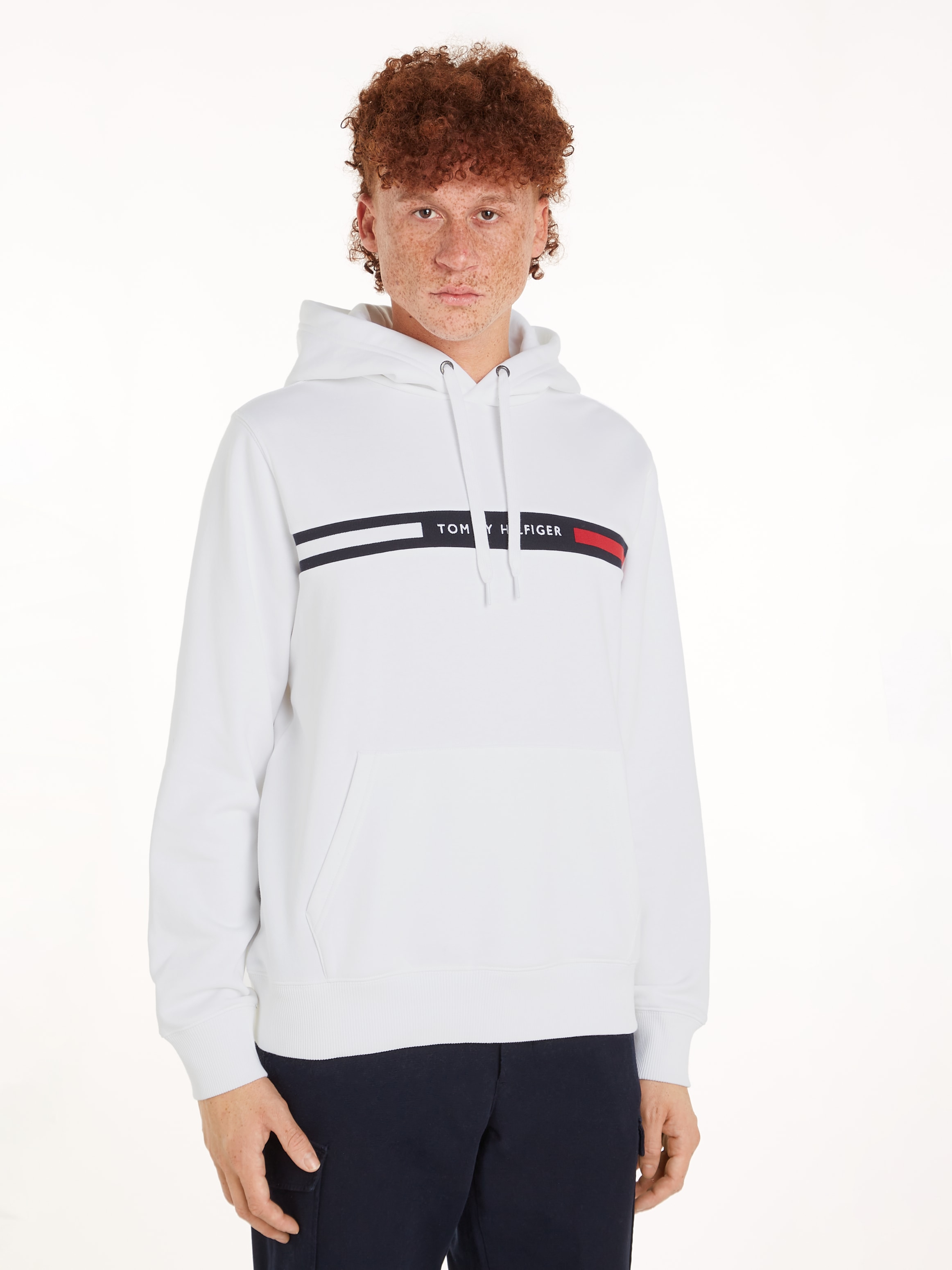 Tommy Hilfiger Kapuzensweatshirt »HILFIGER CHEST INSERT HOODY«, mit Kapuze, Kängurutasche, Logoschriftzug