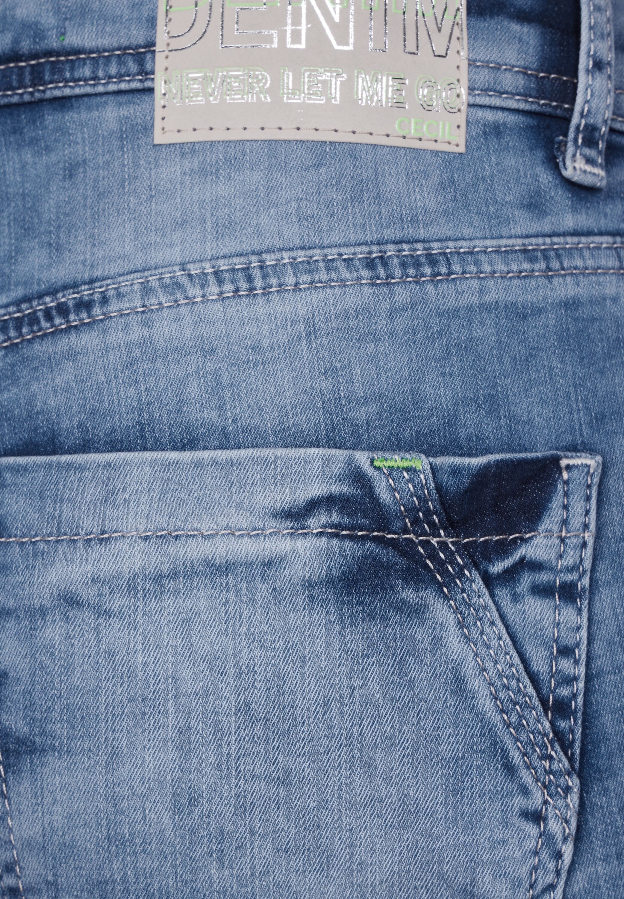 Cecil Bootcut-Jeans »Toronto«, mit Leder-Badge