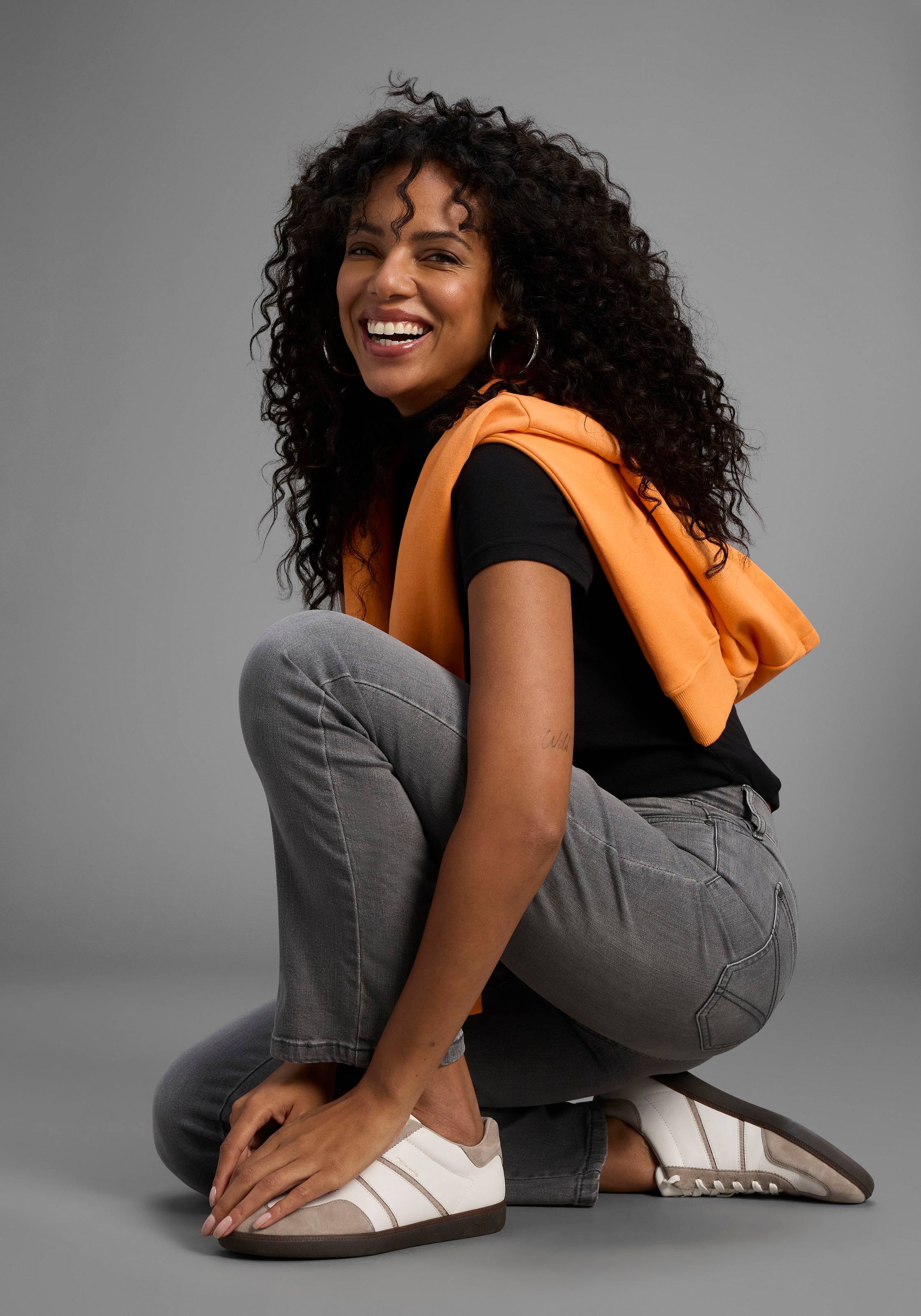 Arizona Gerade Jeans »Annett«, bequeme Passform, 5-Pocket-Style, hohe Taille
