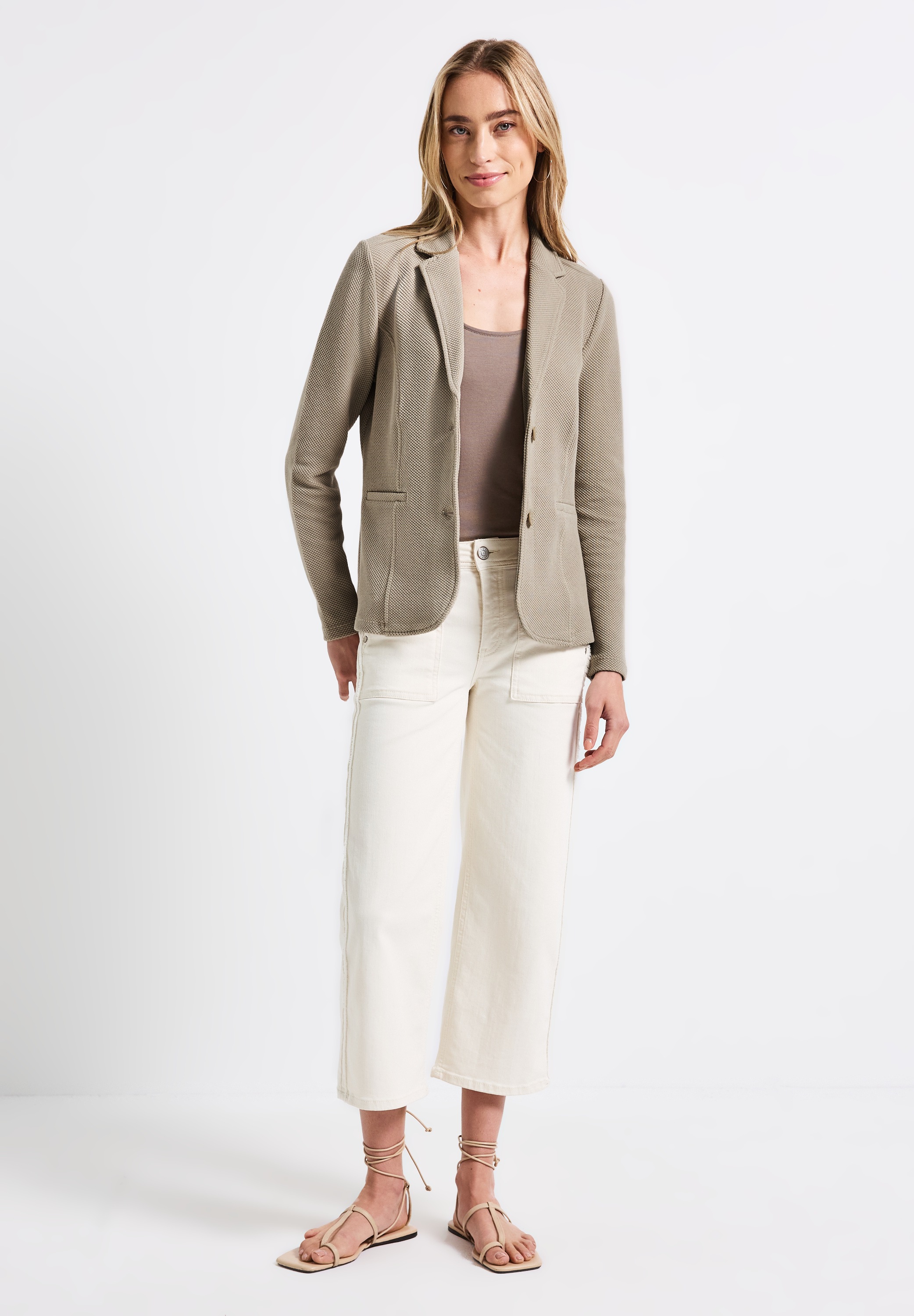 STREET ONE Kurzblazer, aus softem Materialmix