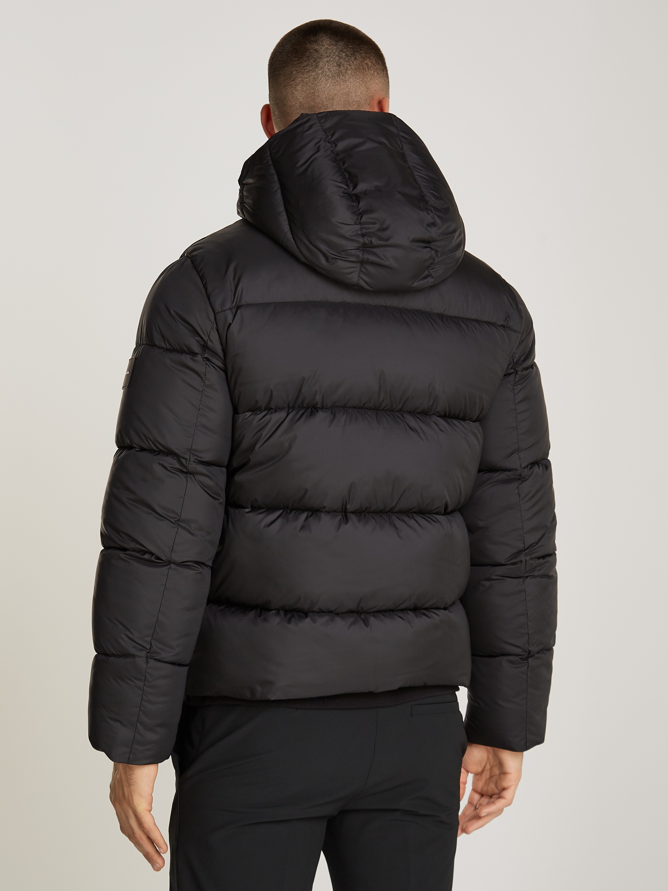 Calvin Klein Outdoorjacke "HOODED QUILT PUFFER MW", mit Kapuze, mit Logopat günstig online kaufen