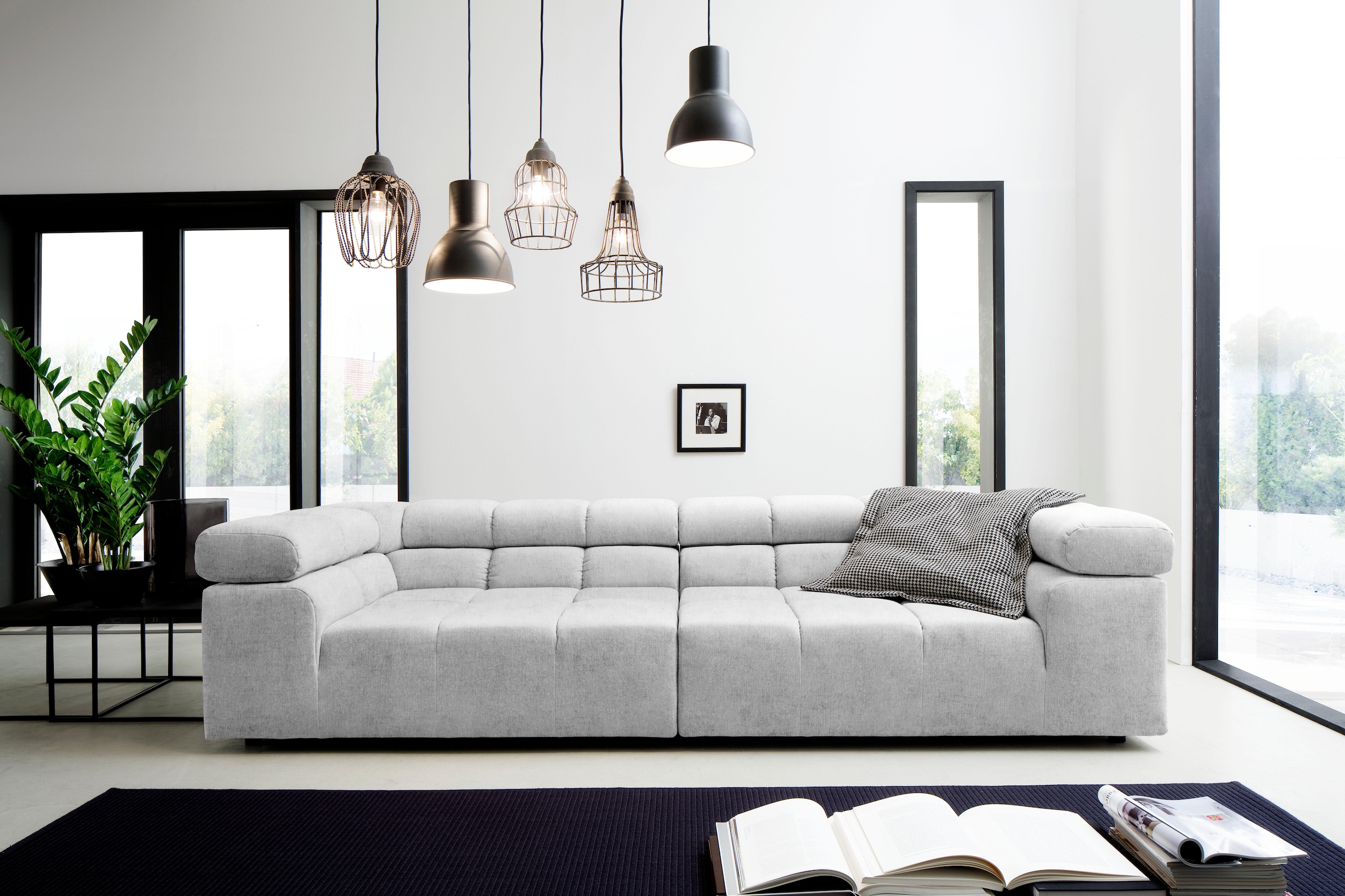 INOSIGN Big-Sofa »Ancona B/T/H: 290/110/70 cm«, auffällige Steppung, inkl. 2 Zierkissen und verstellbaren Kopfstützen