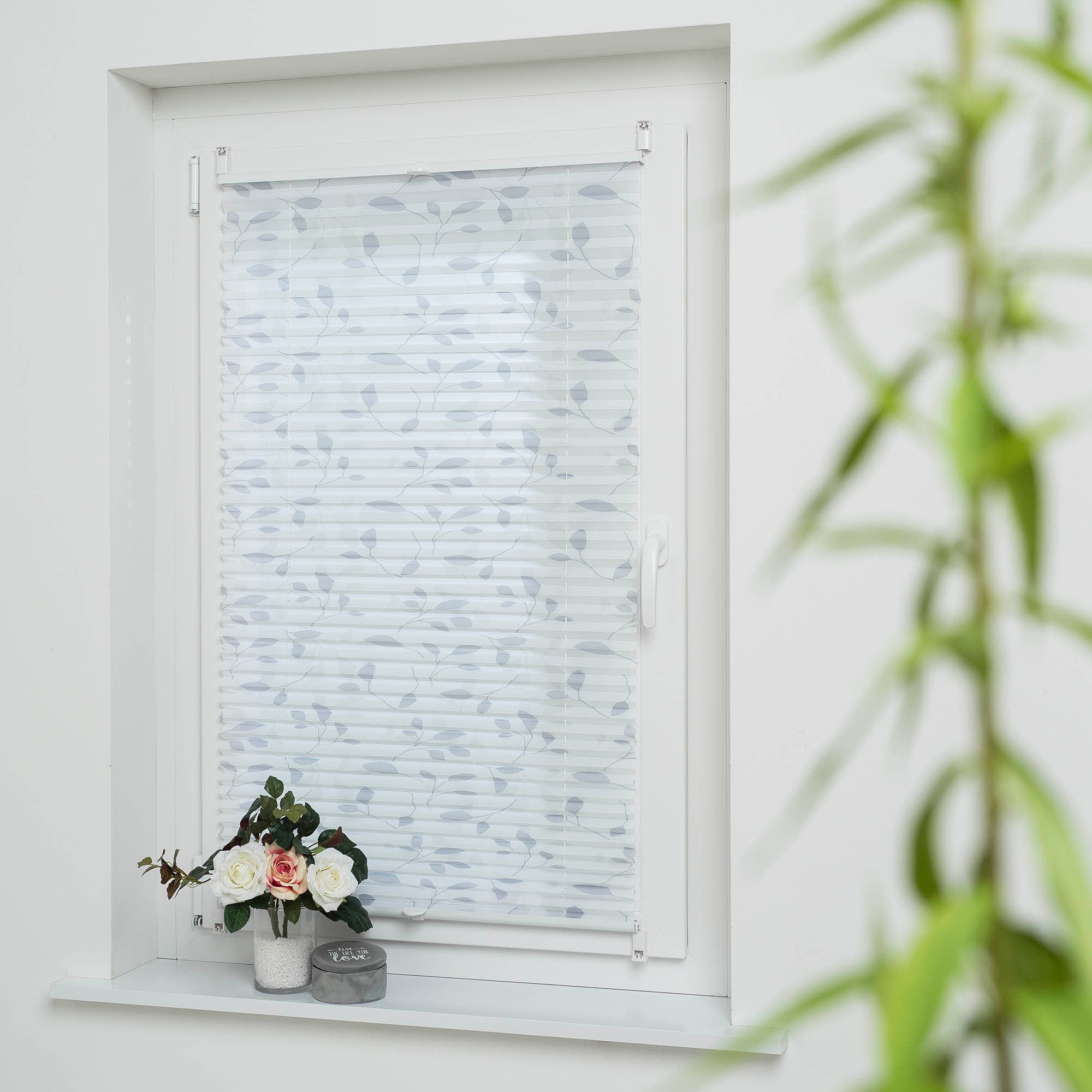 Liedeco Plissee "Blätter grau" Lichtschutz ohne Bohren verspannt günstig online kaufen