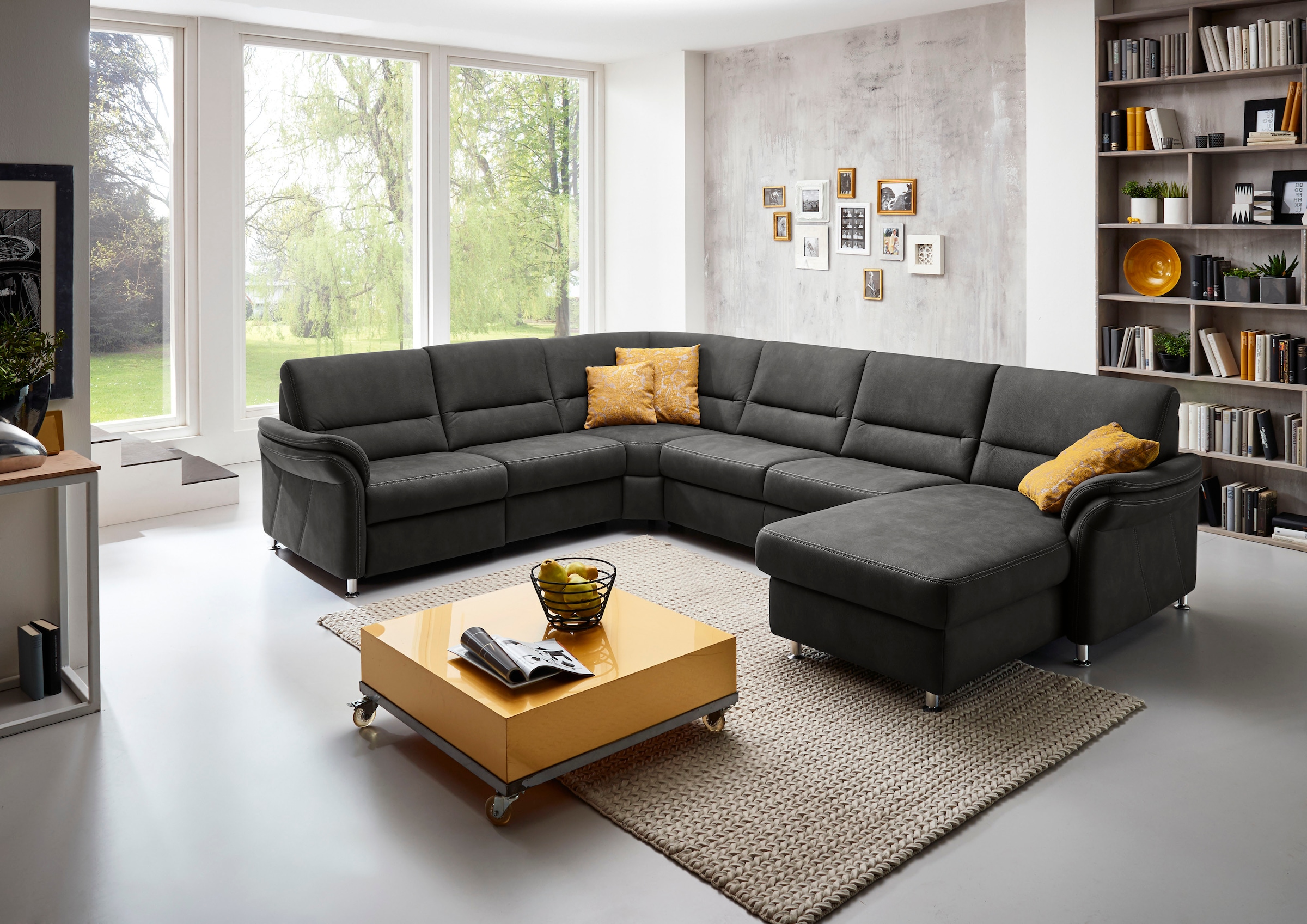 Die PlanBar Wohnlandschaft "ZE-EM16033 U-Form, Breite 330 cm" wahlweise mit Kopfstützen und Schlaffunktion