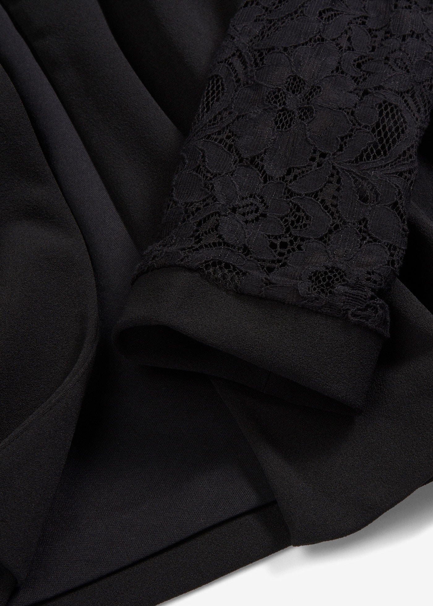 bonprix Jackenblazer »Blazer mit Spitzenärmeln« mit eleganten Spitzenärmeln, vollständig gefüttert, ohne Kragen