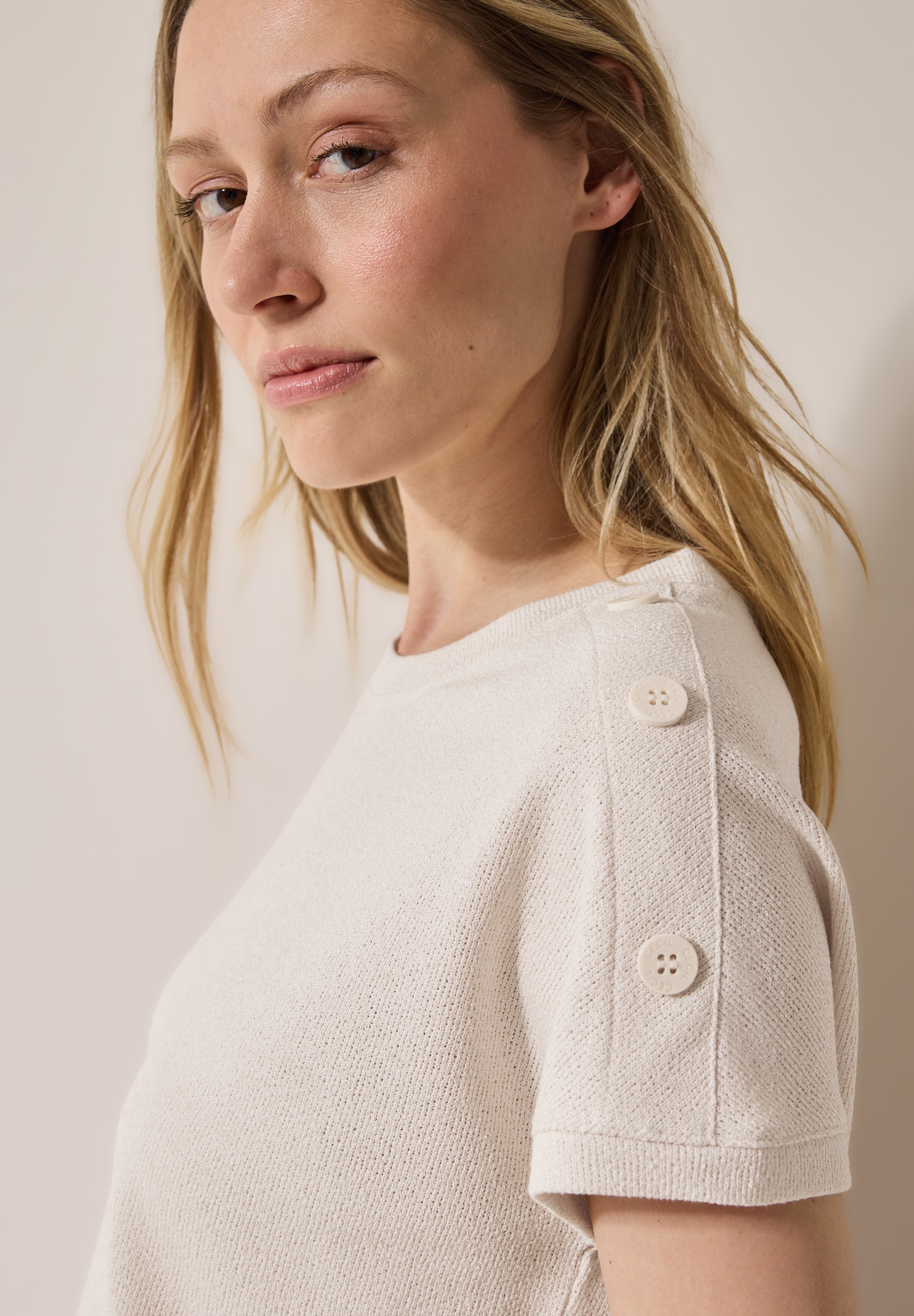 Cecil T-Shirt, in Struktur-Optik und mit Knopf-Details