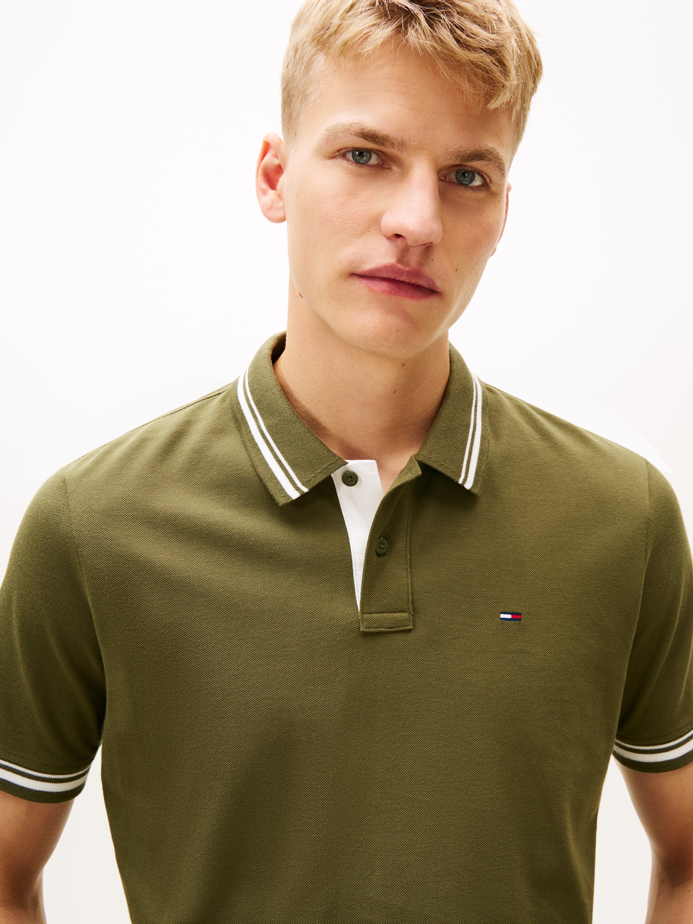 Tommy Jeans Poloshirt "TJM REG TIPPED POLO EXT" Mit Rundhalsausschnitt günstig online kaufen