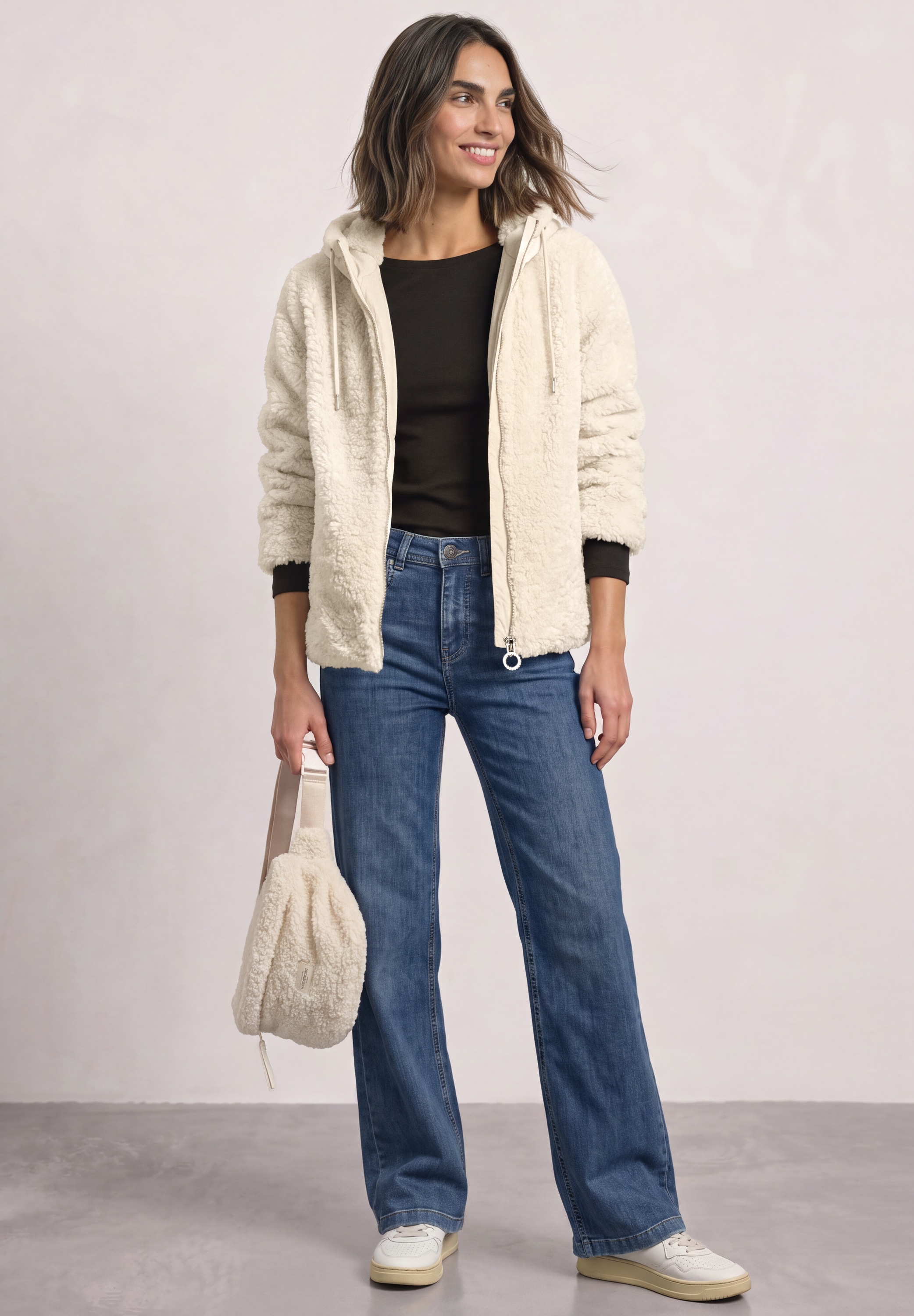 STREET ONE Fellimitatjacke mit Kapuze in Unifarbe