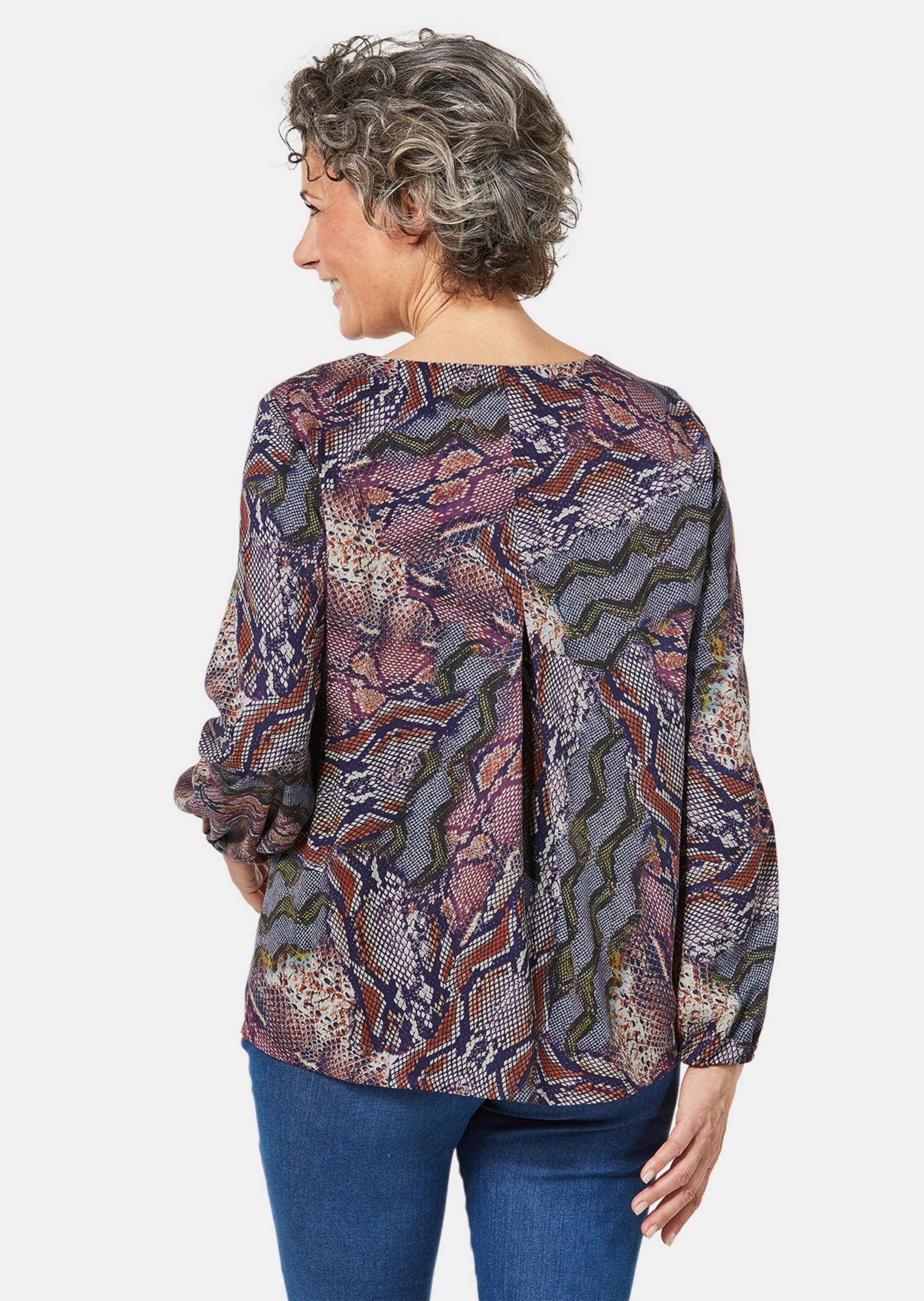GOLDNER Druckbluse »Bluse Kurzgröße - Druckbluse mit raffinierter Ausschnittlösung«