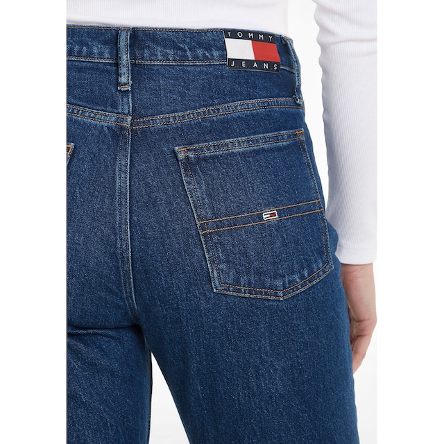 Tommy Jeans Straight-Jeans »Izzie«, mit Ledermarkenlabel für bestellen |  BAUR