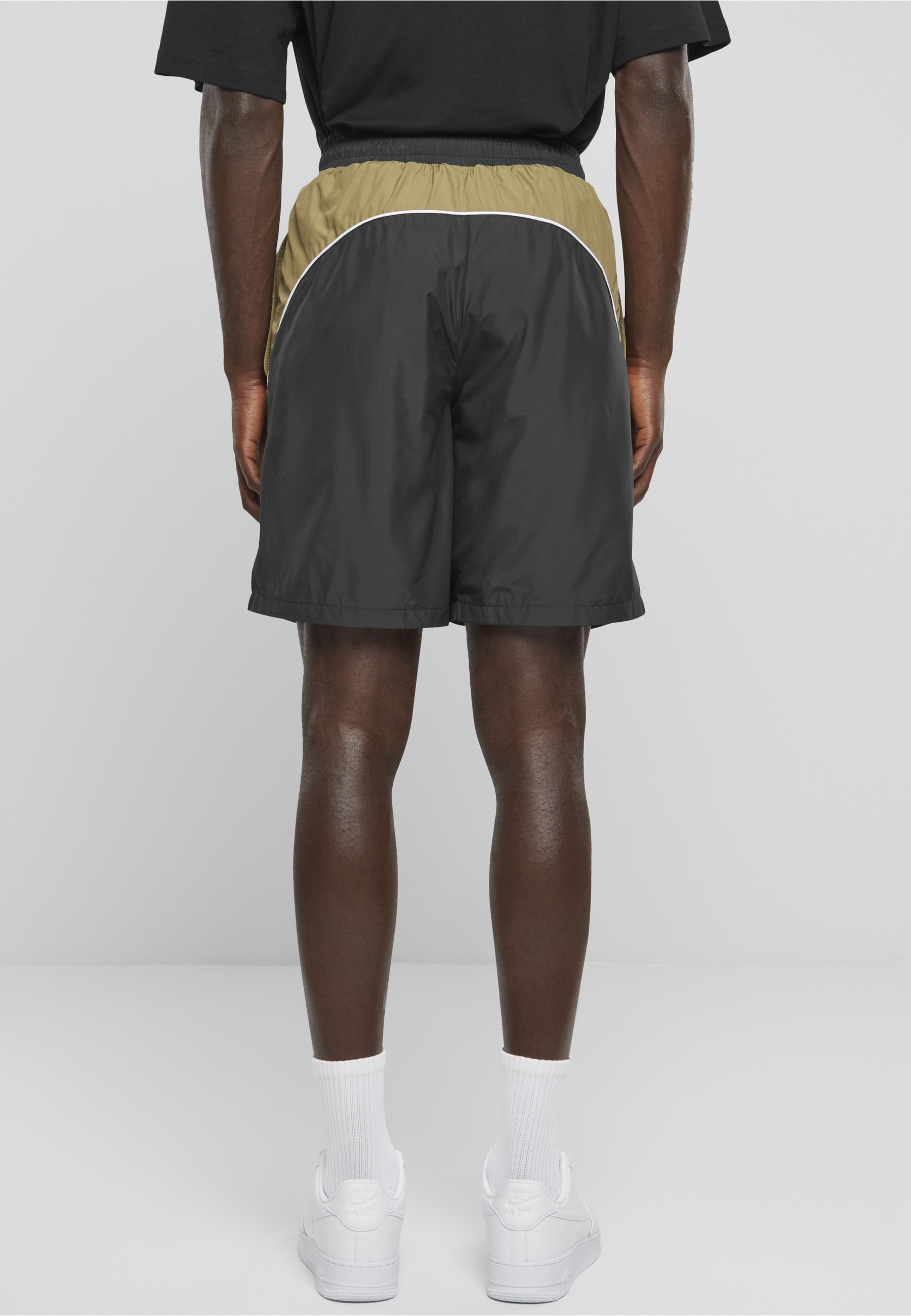 URBAN CLASSICS Sweatshorts »Urban Classics Herren Piped Track Shorts«