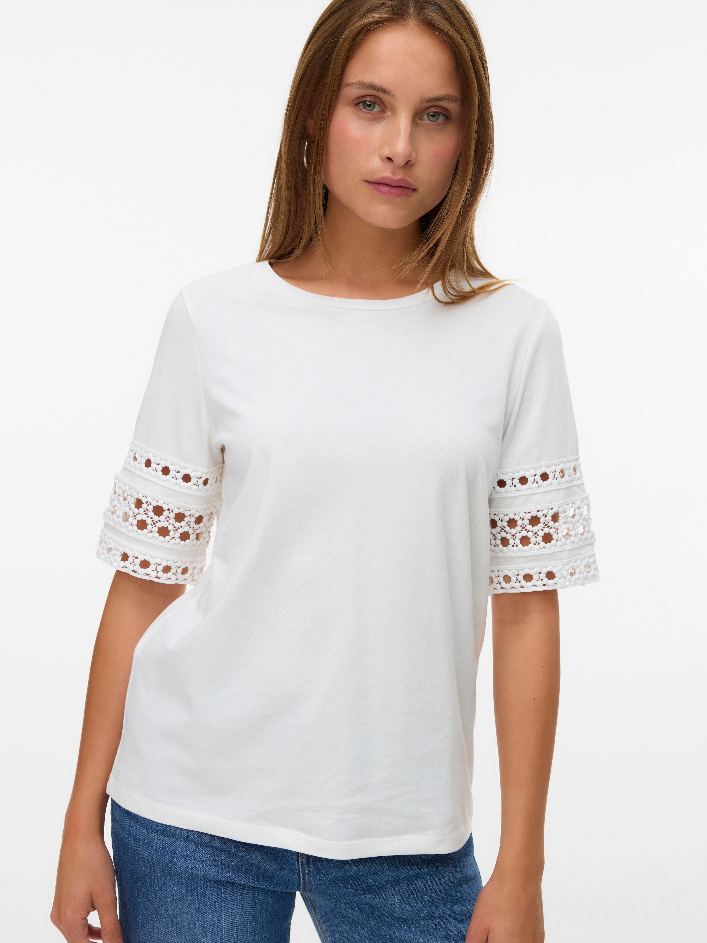 Vero Moda T-Shirt "VMIVACY 2/4 O-NECK TOP JRS BTQ" mit Lochstickerei günstig online kaufen
