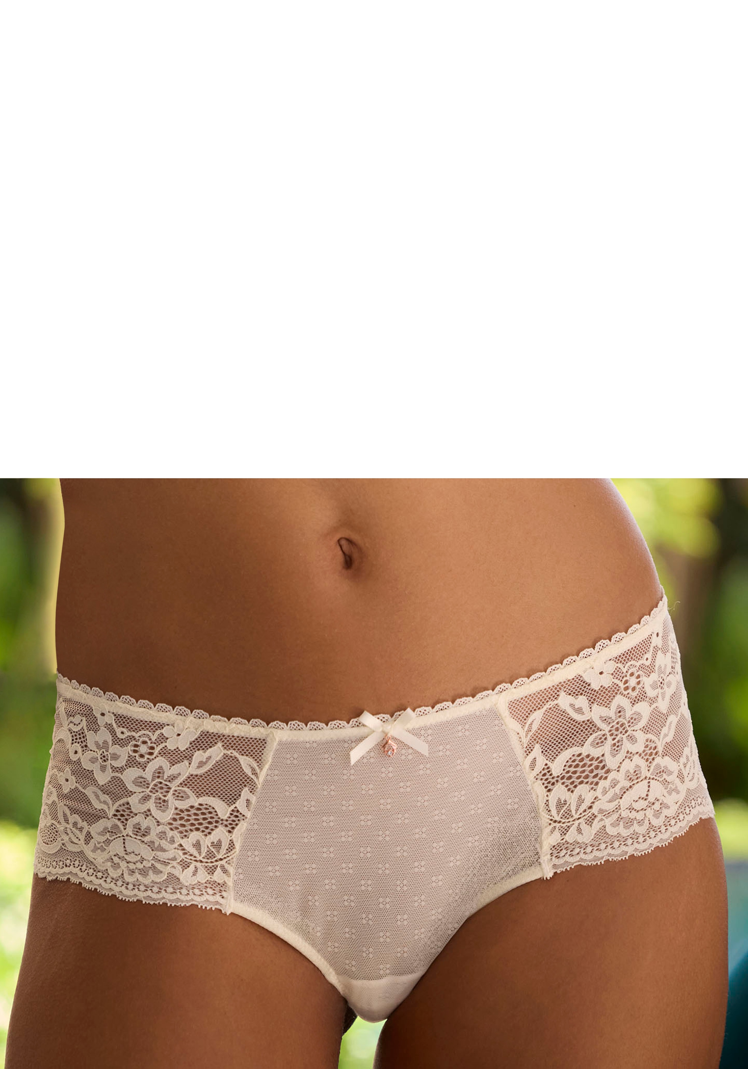 s.Oliver Panty "Livie" mit zarter Jacquardspitze und feinem Soft-Mesh